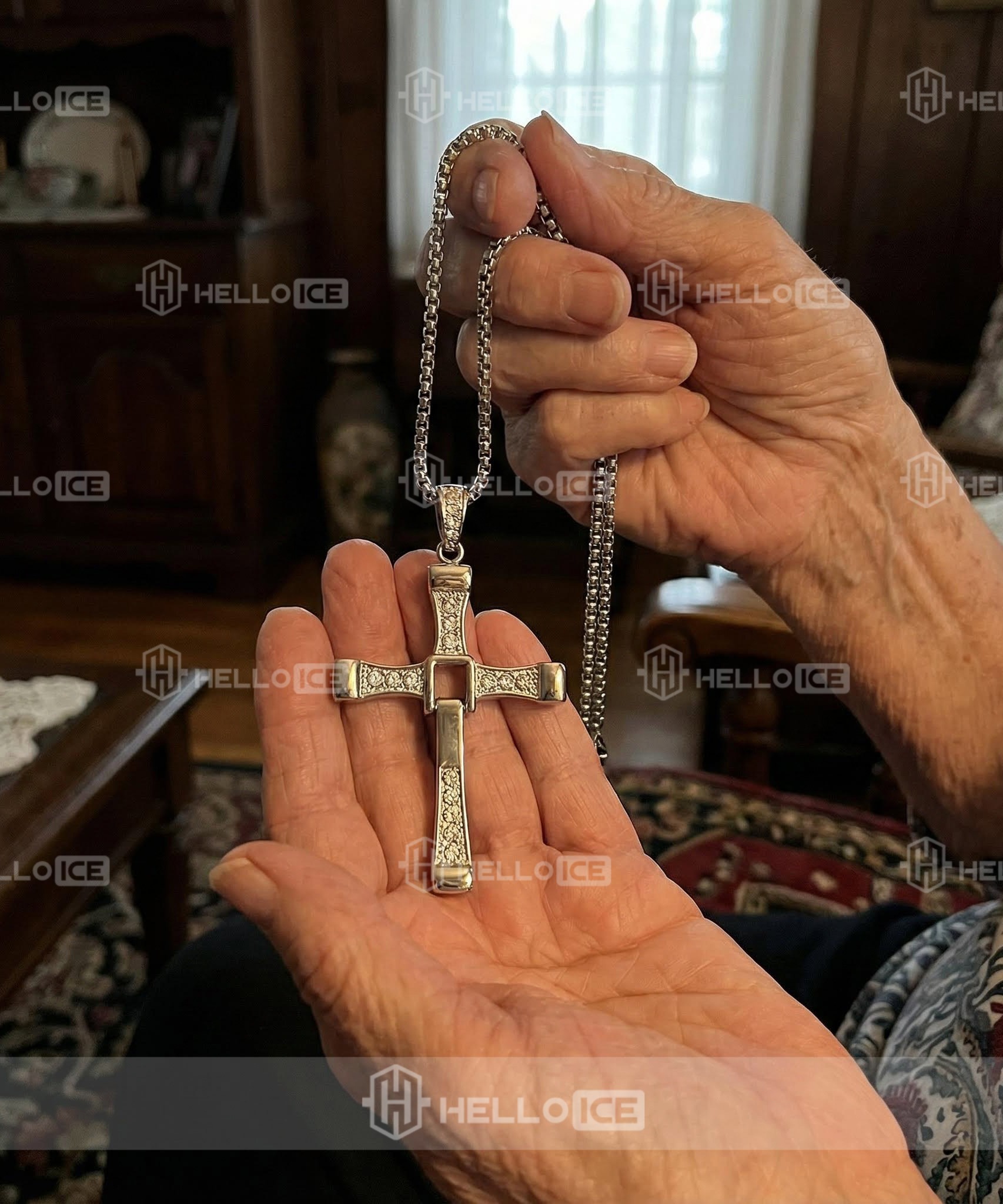 Helloice Review Image