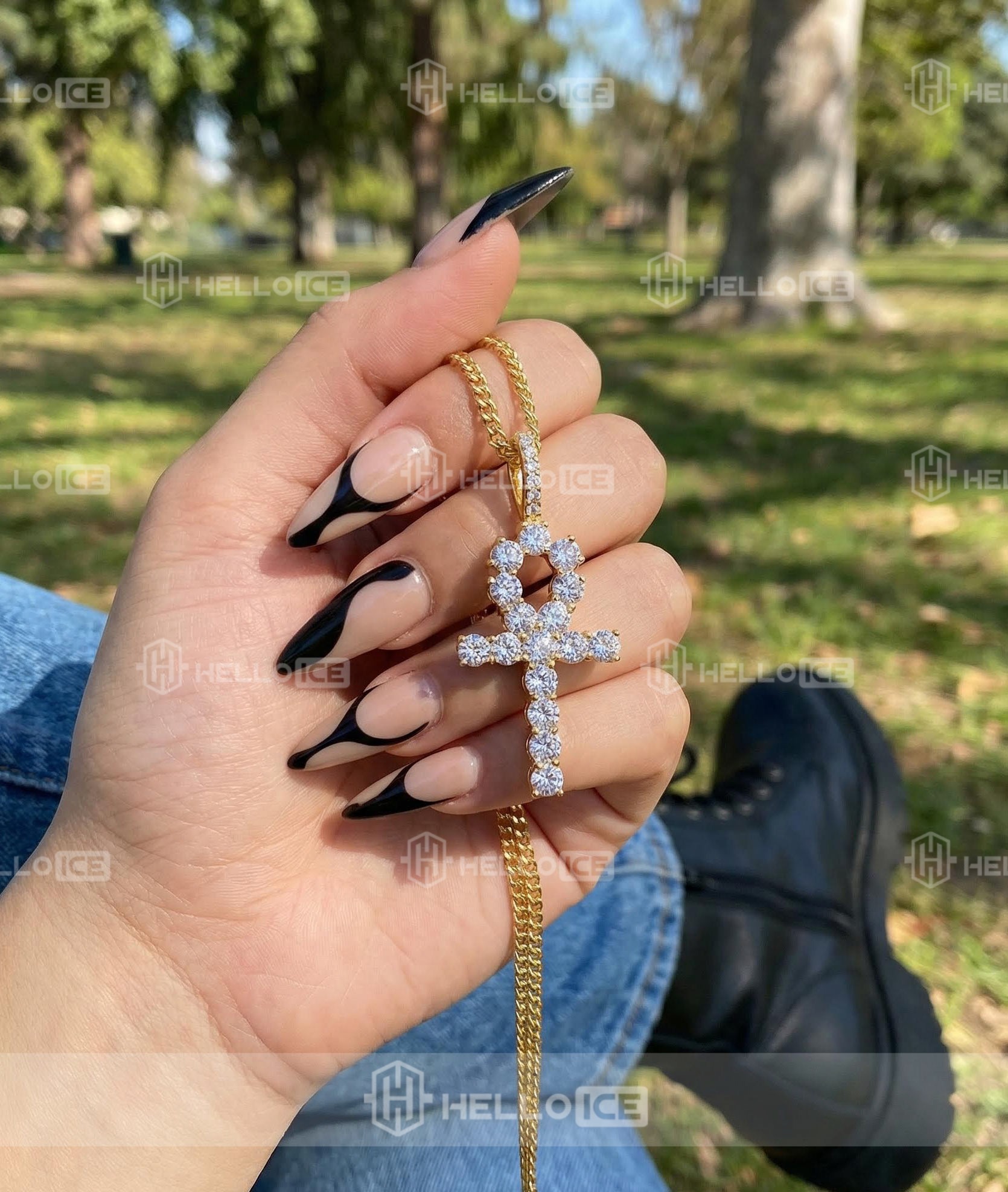 Helloice Review Image