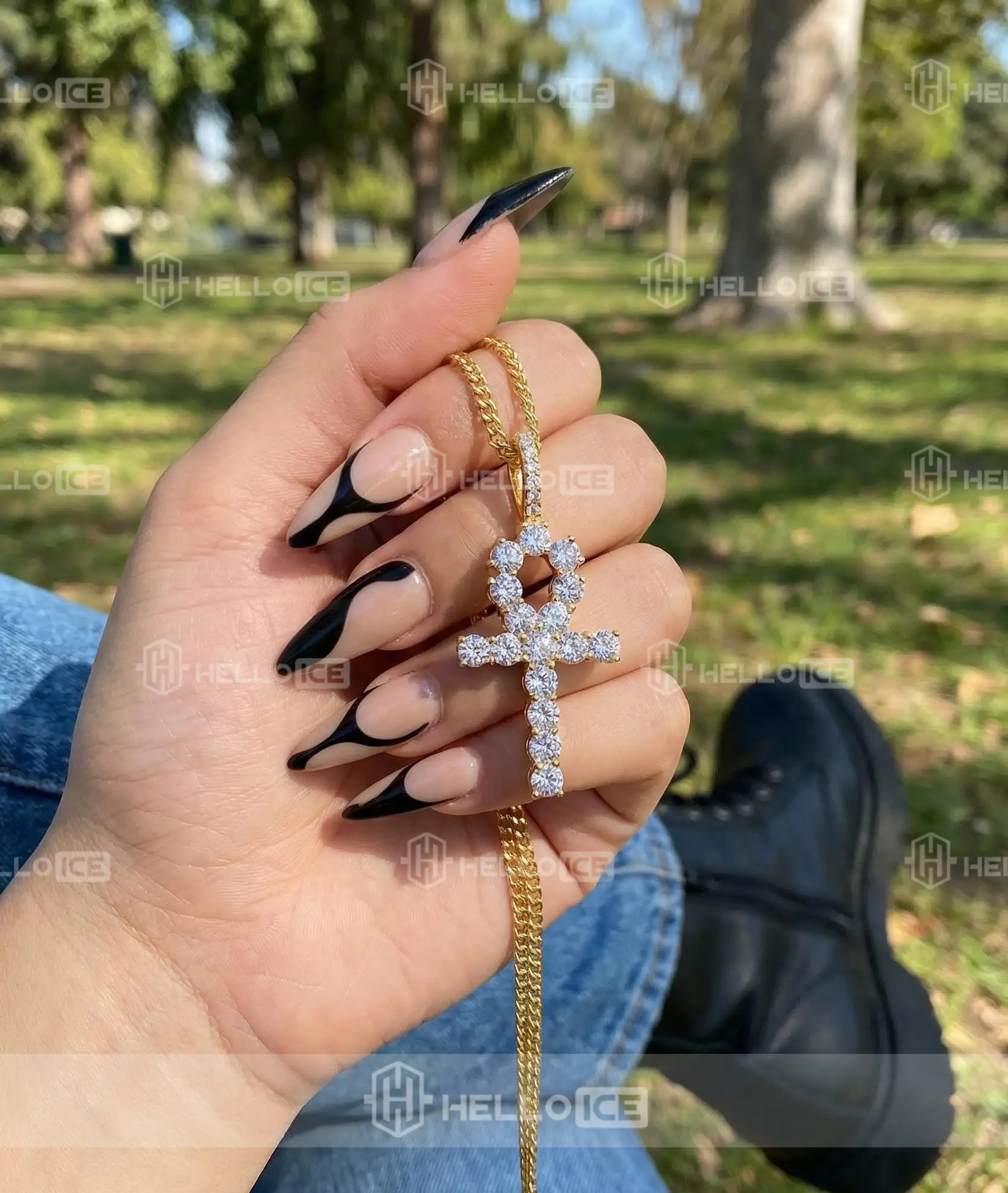 Helloice Review Image