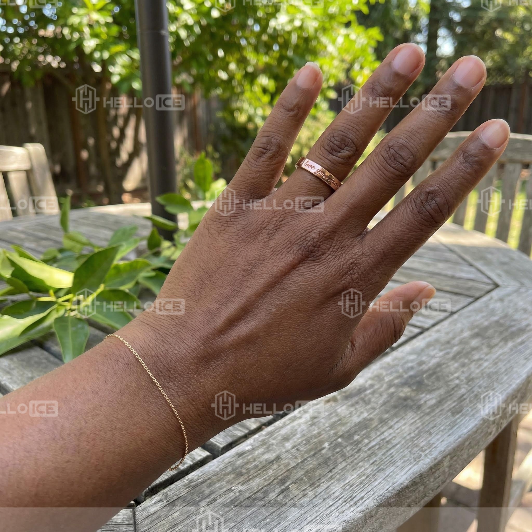 Helloice Review Image