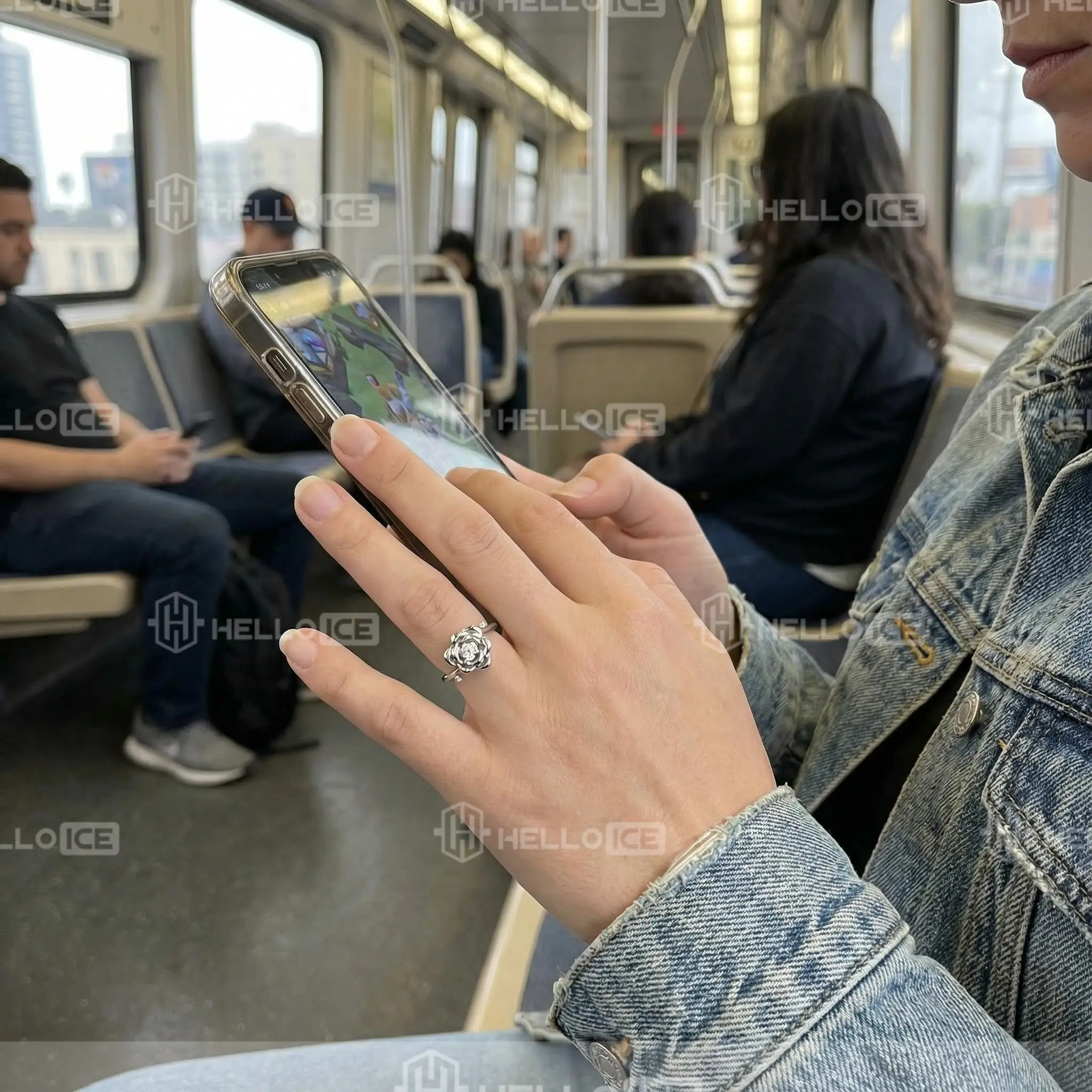 Helloice Review Image