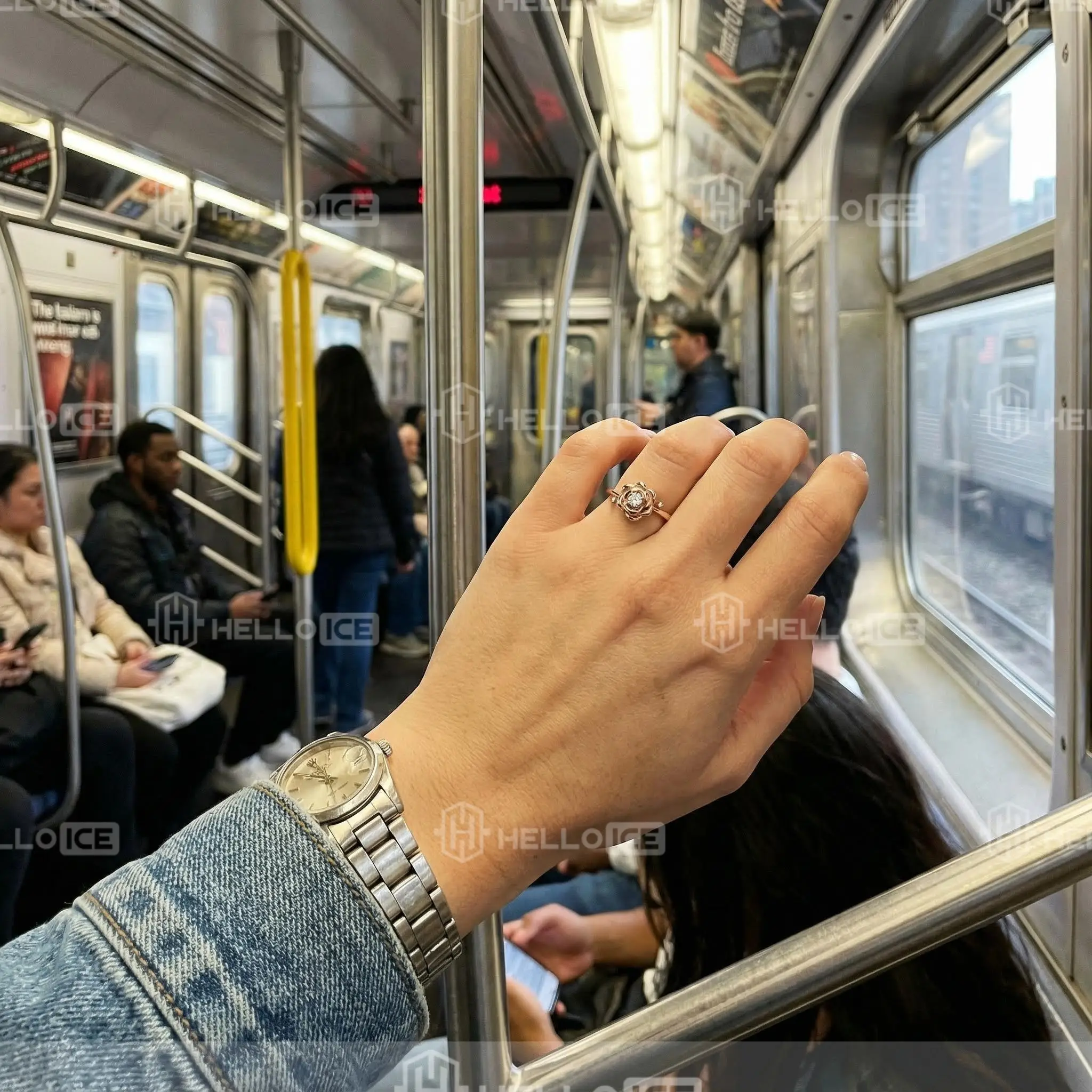 Helloice Review Image