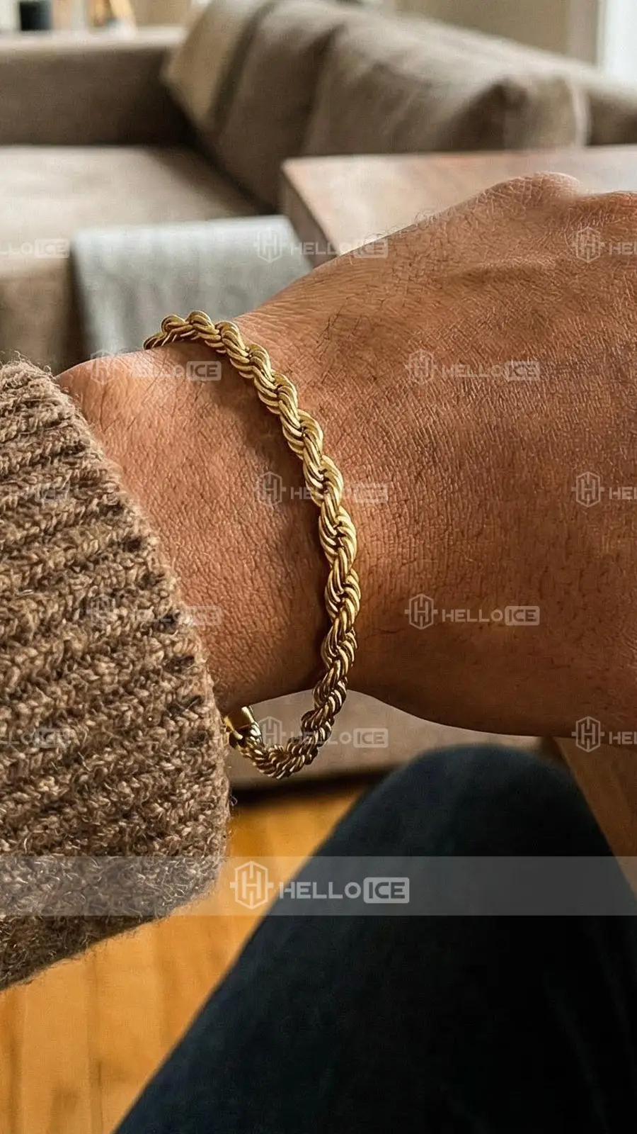 Helloice Review Image