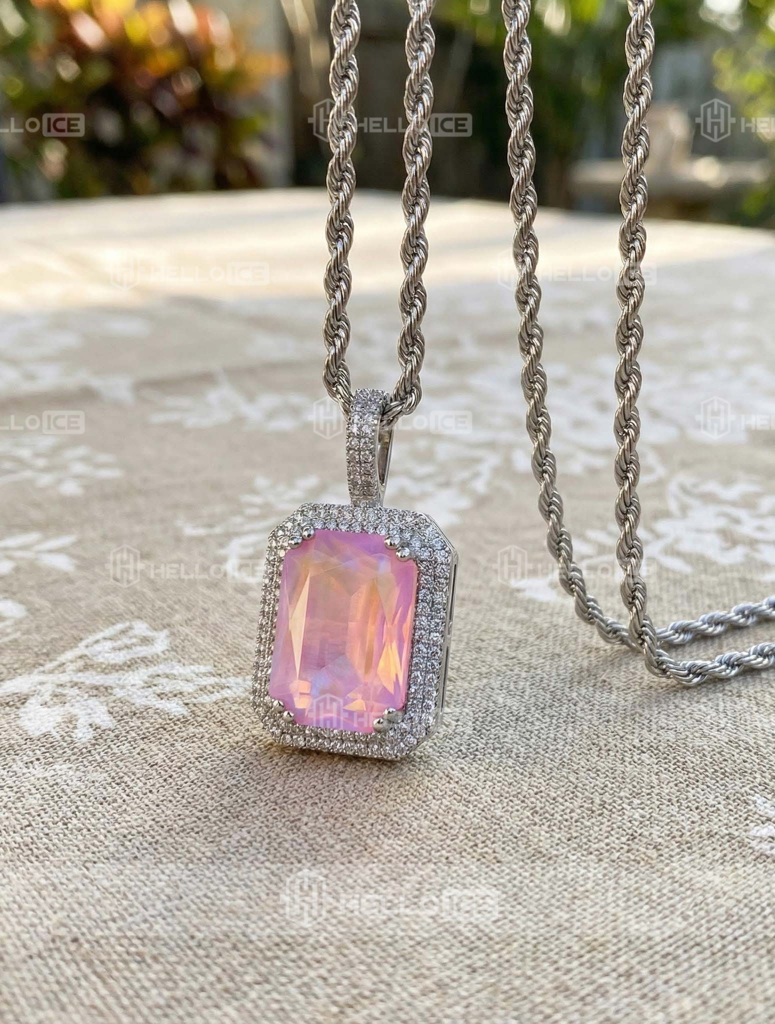 Helloice Review Image