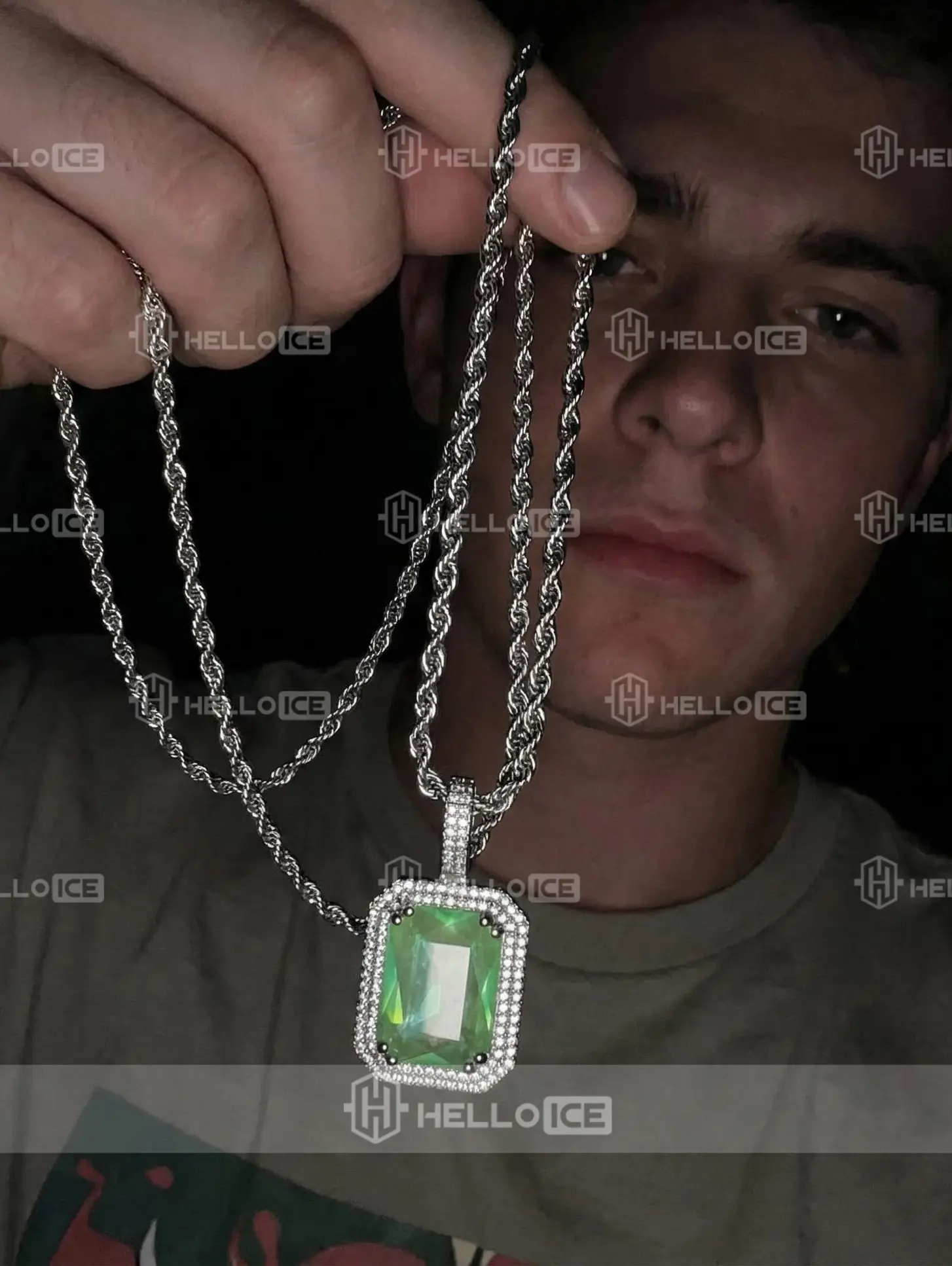 Helloice Review Image