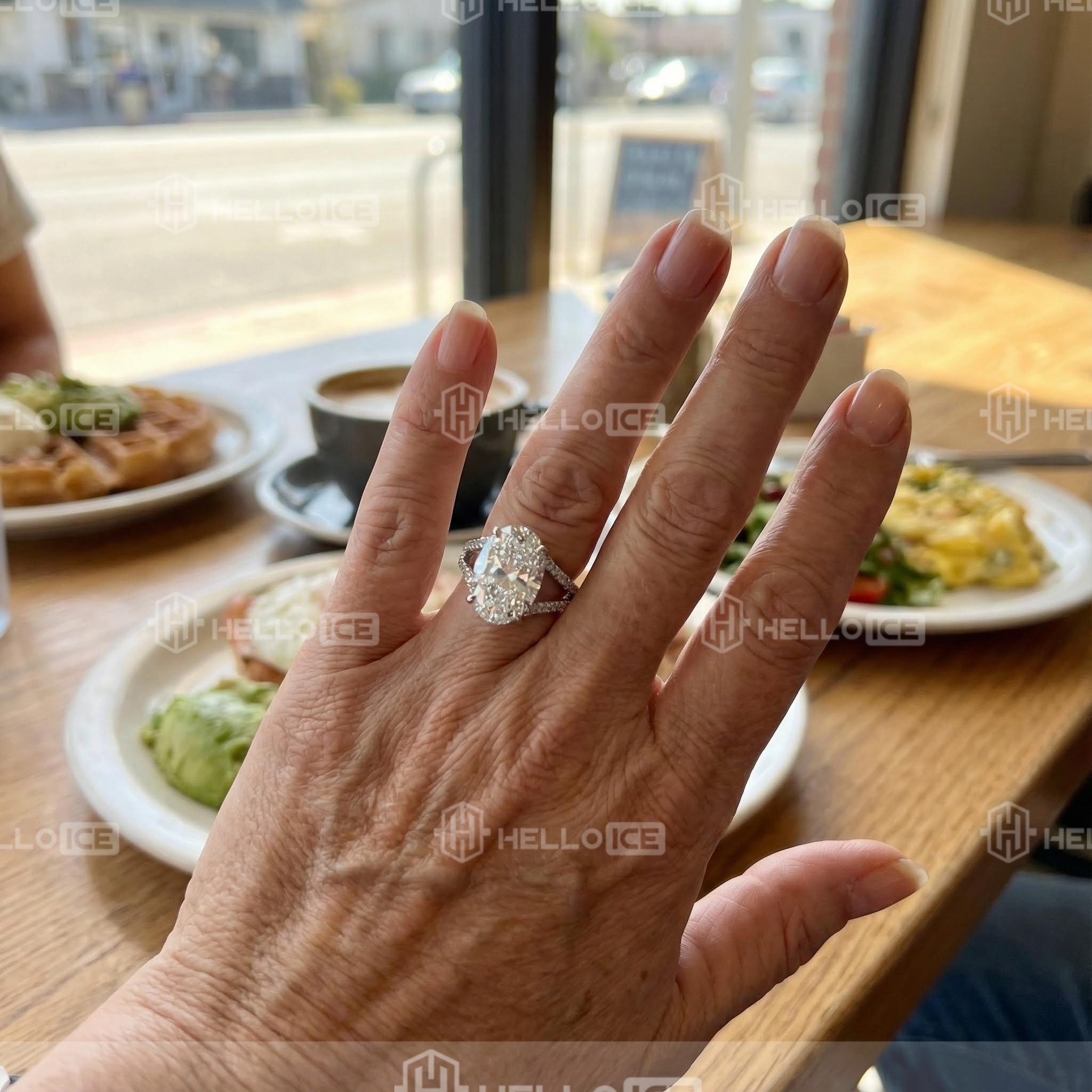 Helloice Review Image