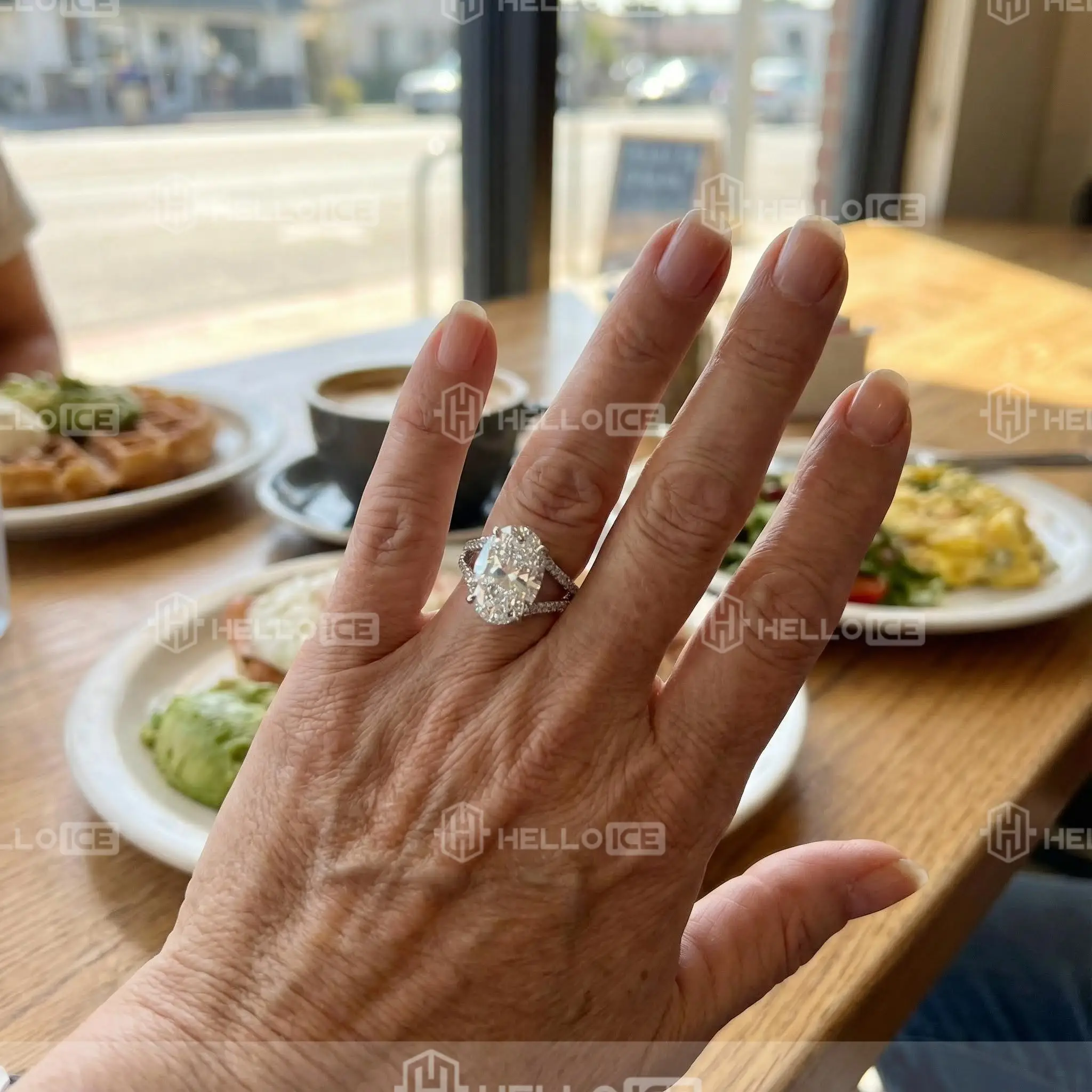 Helloice Review Image