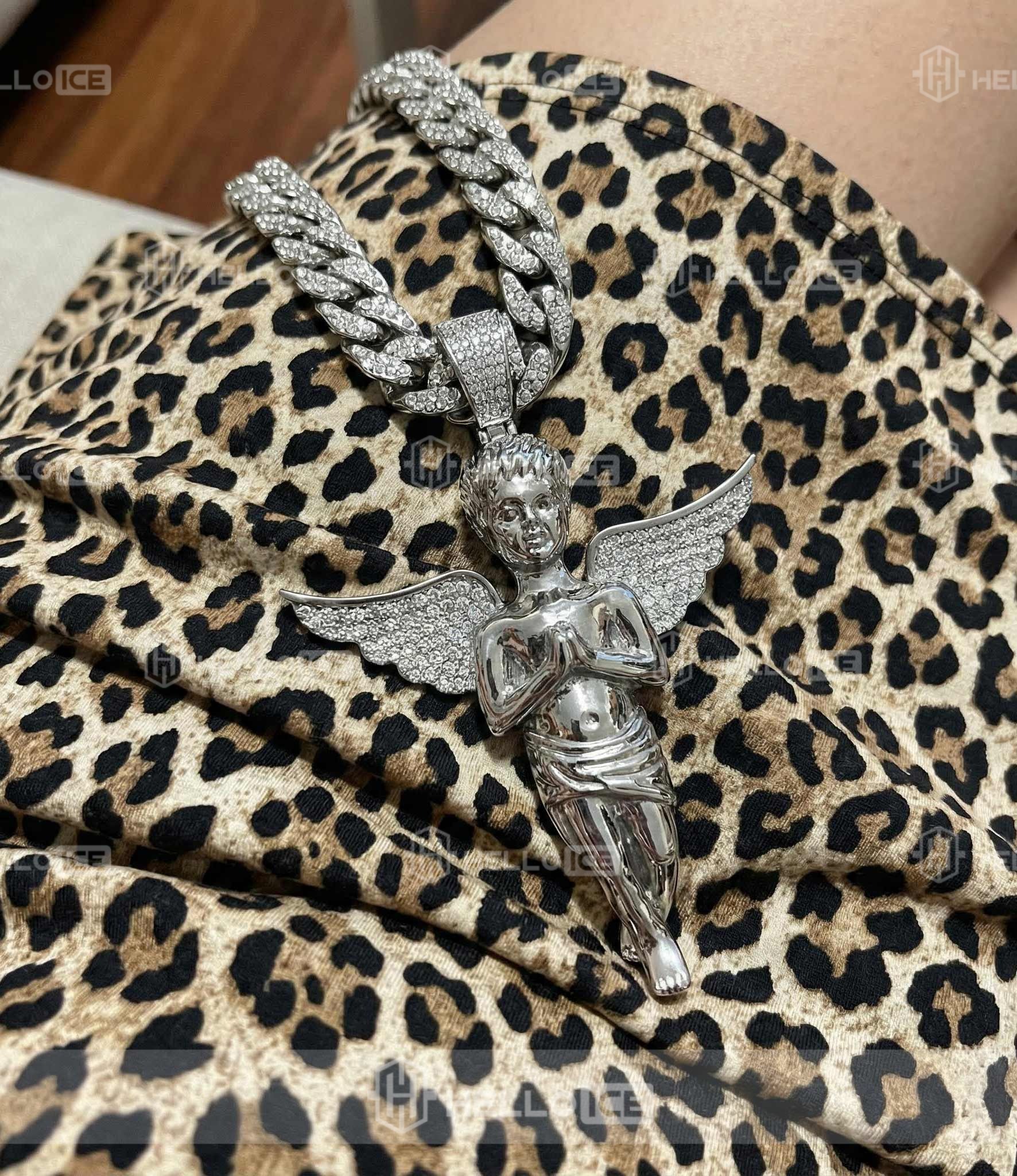 Helloice Review Image