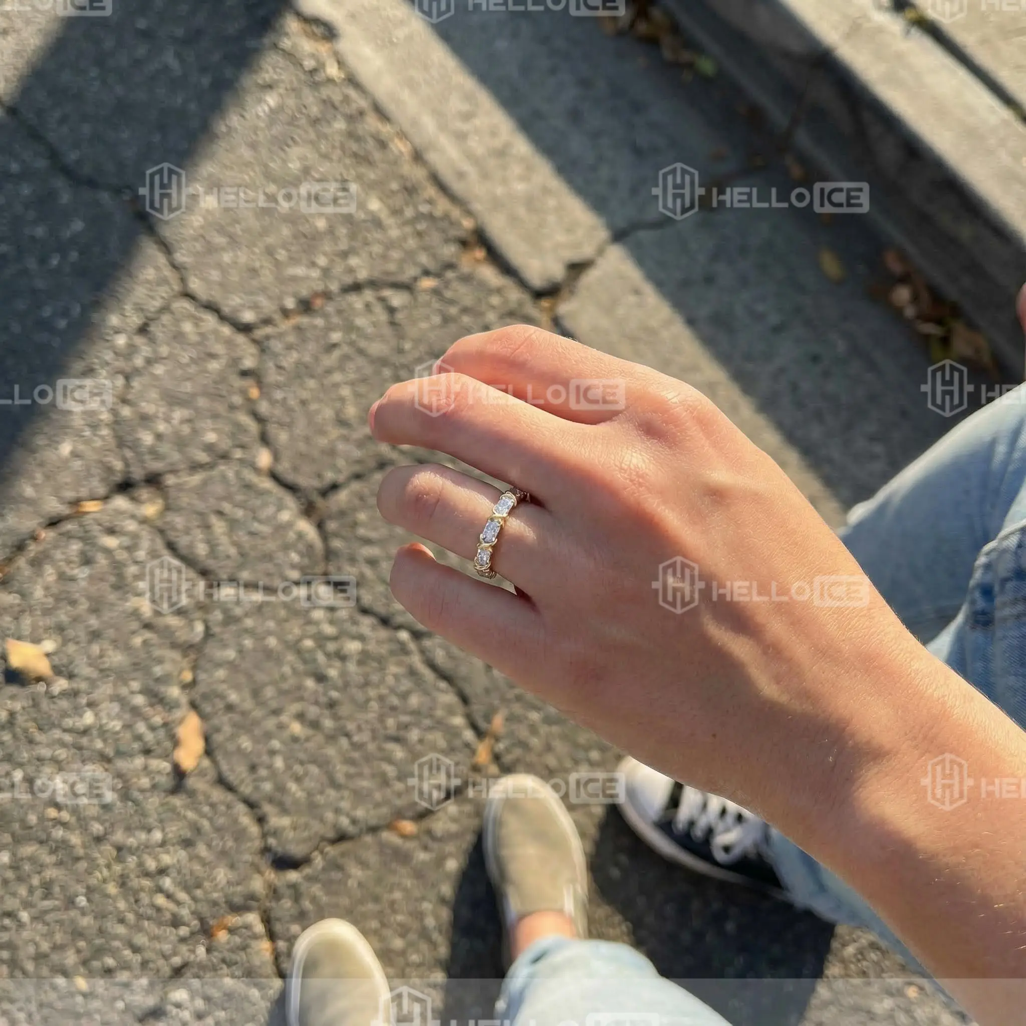 Helloice Review Image