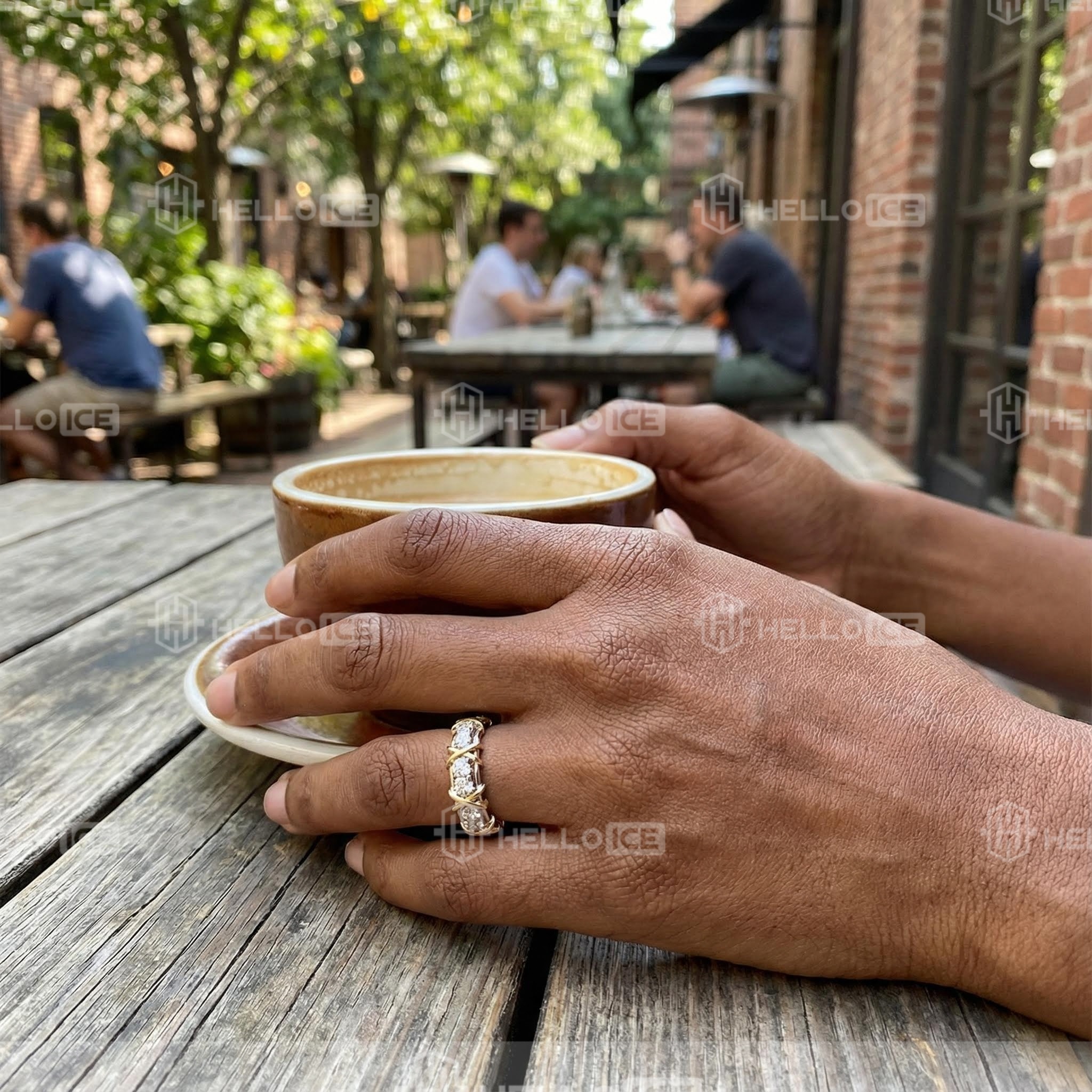 Helloice Review Image