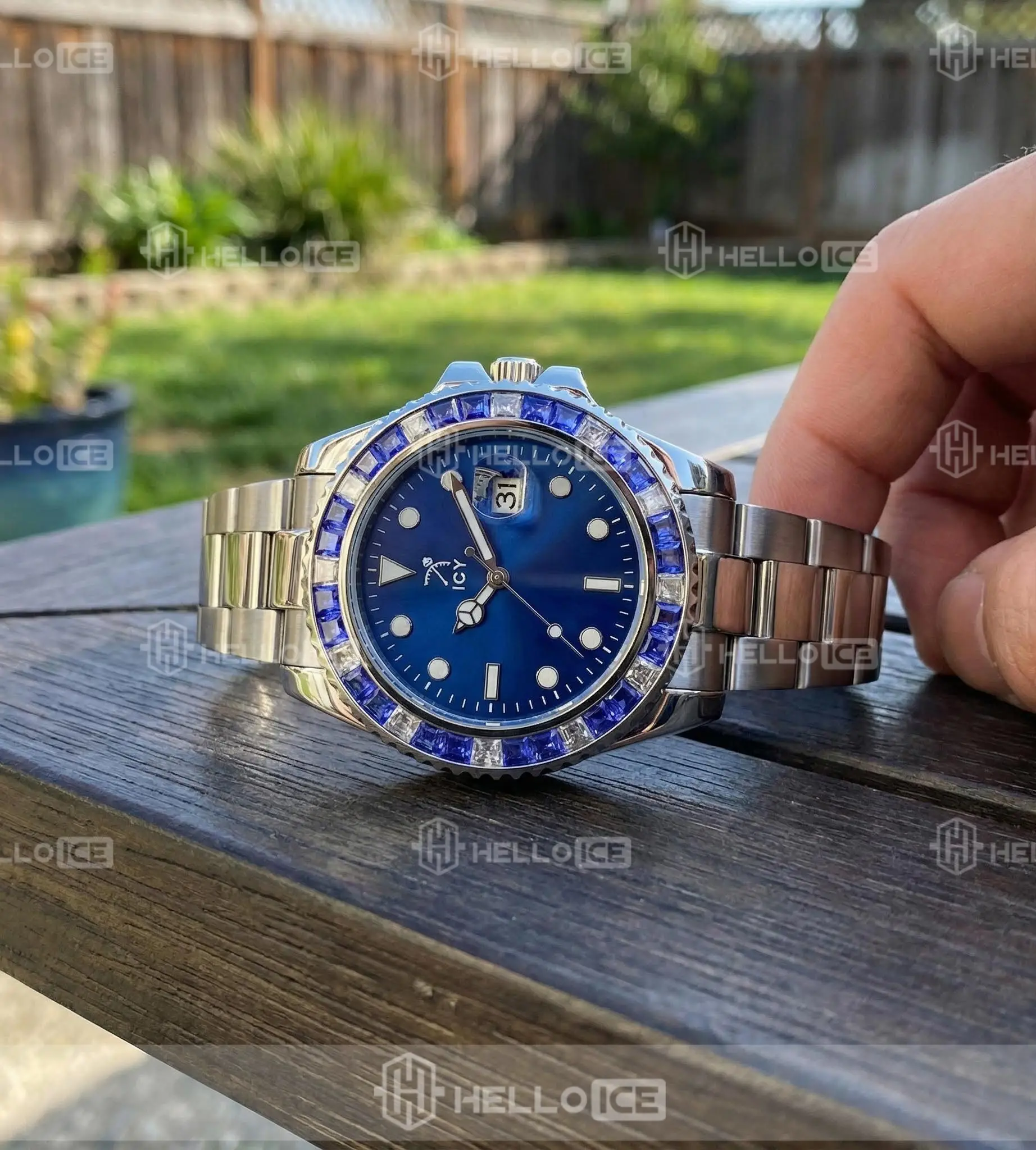 Helloice Review Image