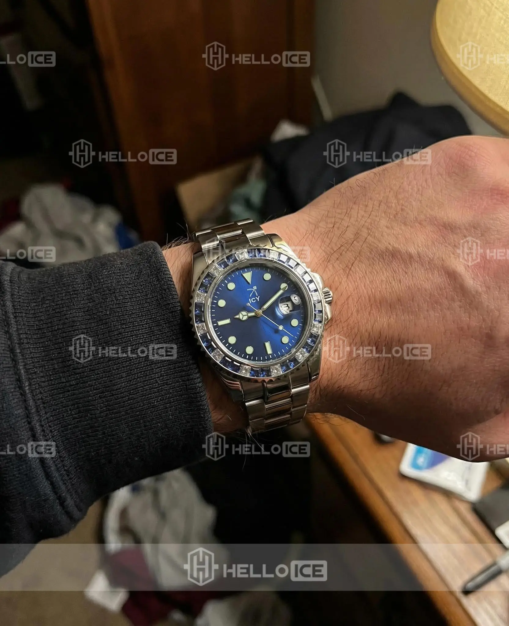 Helloice Review Image