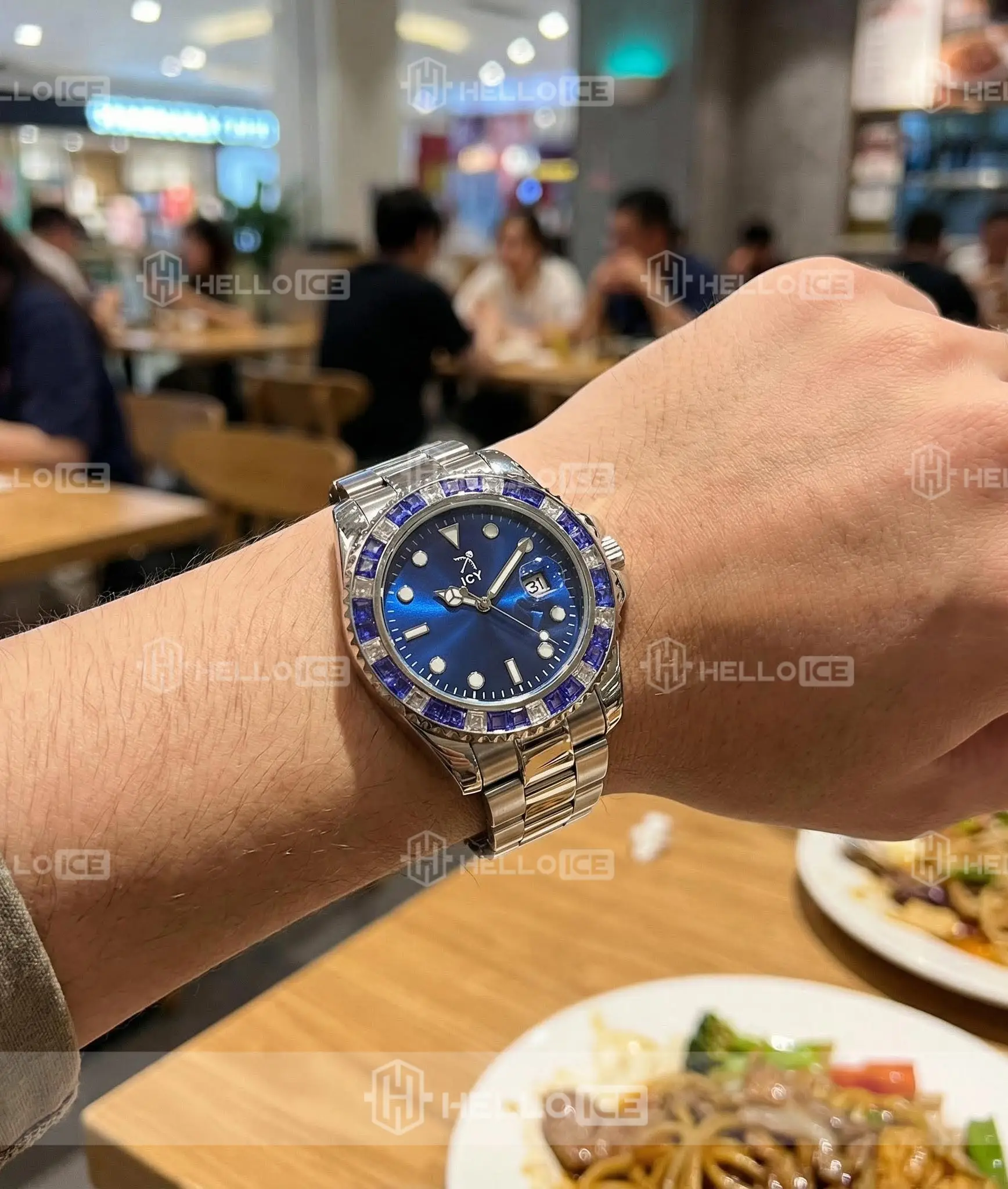 Helloice Review Image