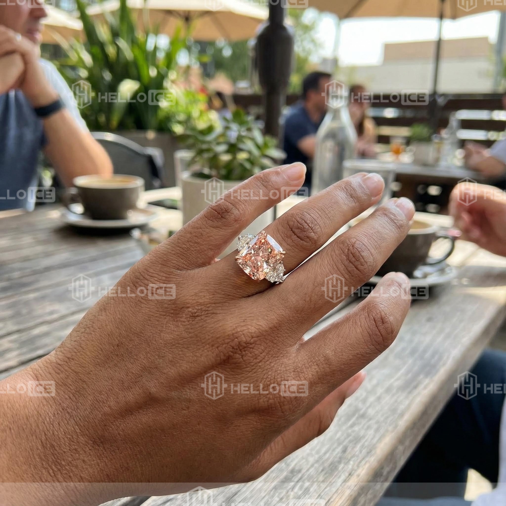 Helloice Review Image