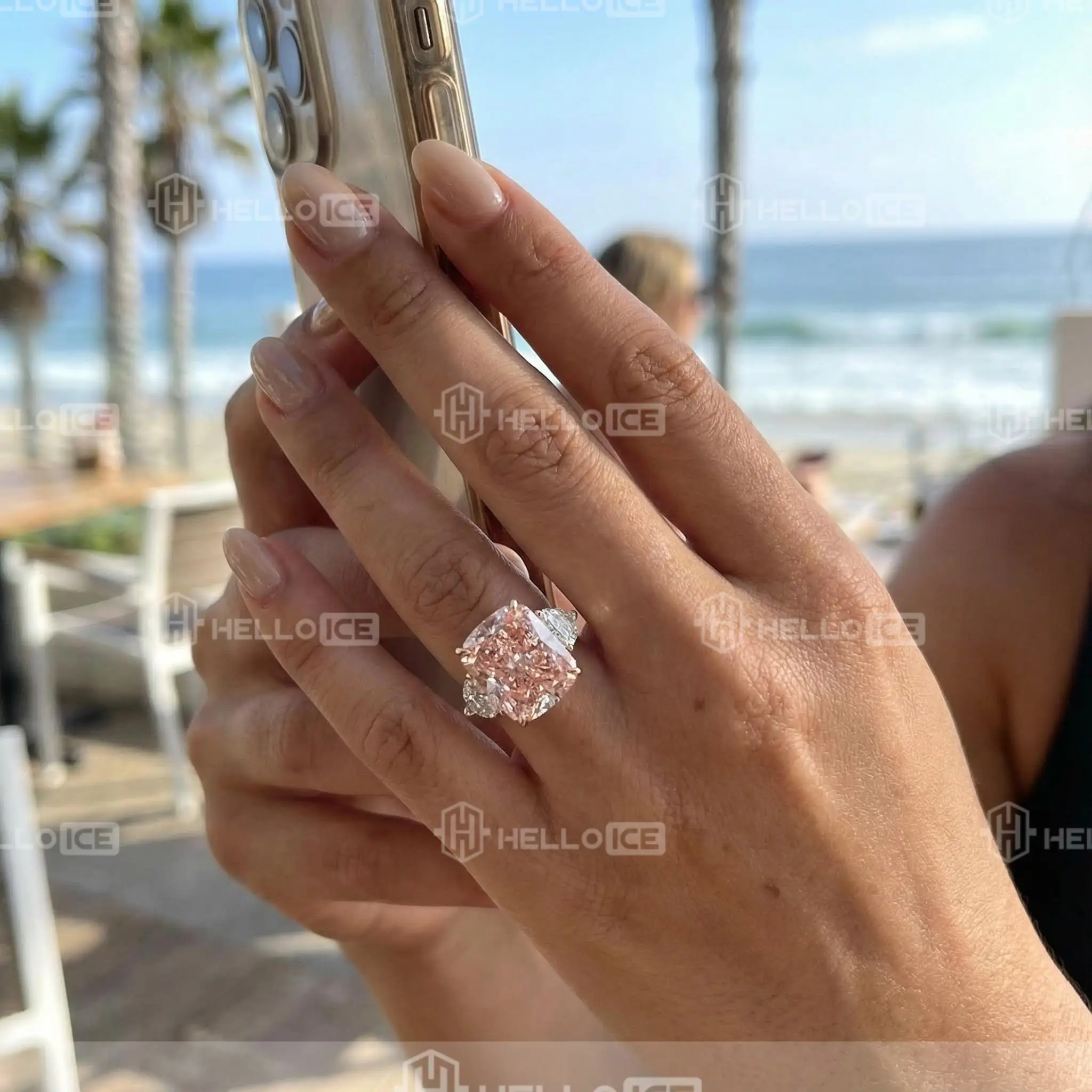 Helloice Review Image