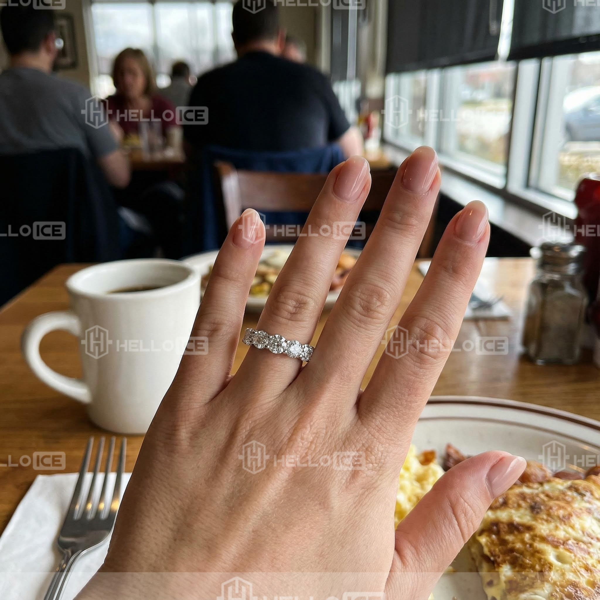 Helloice Review Image