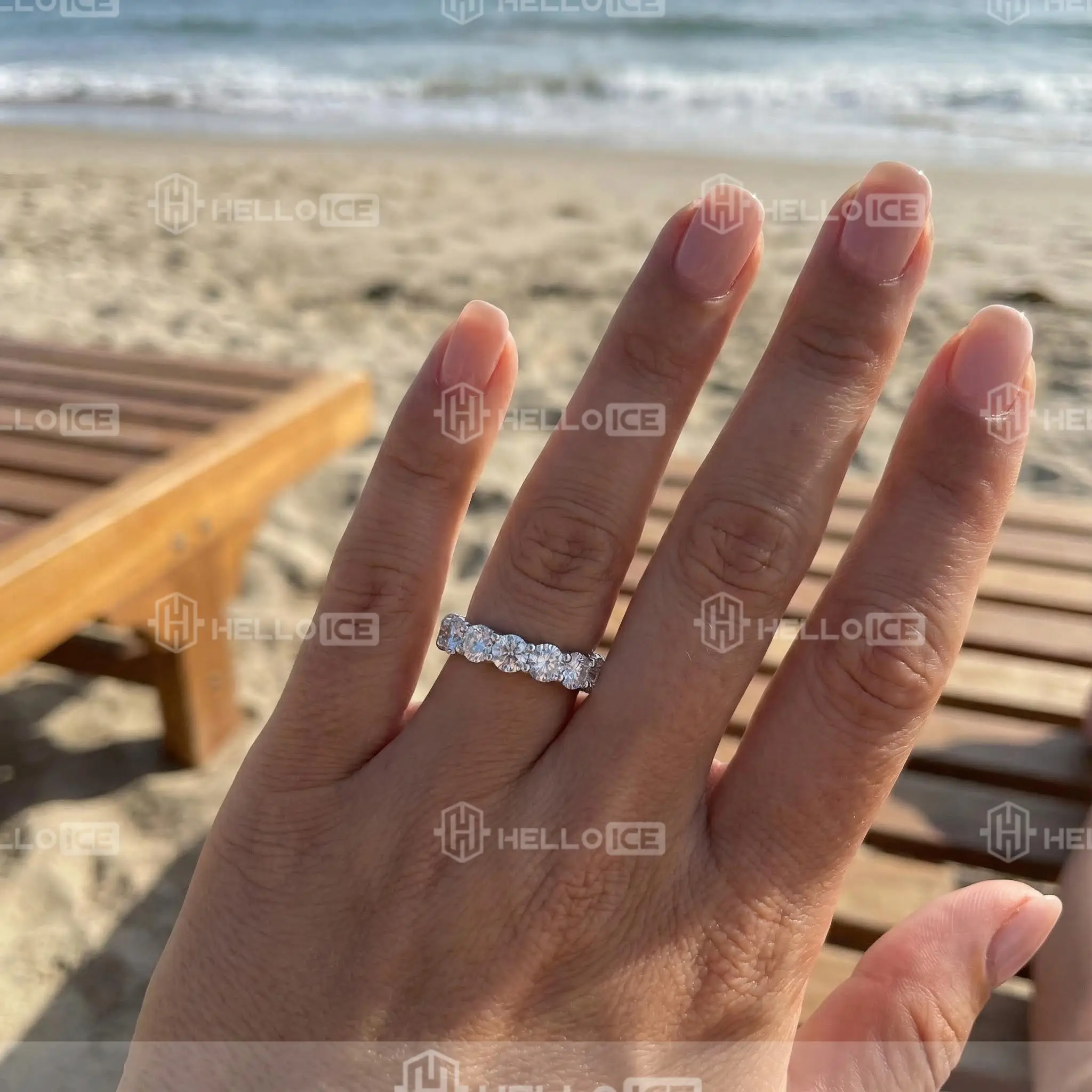 Helloice Review Image