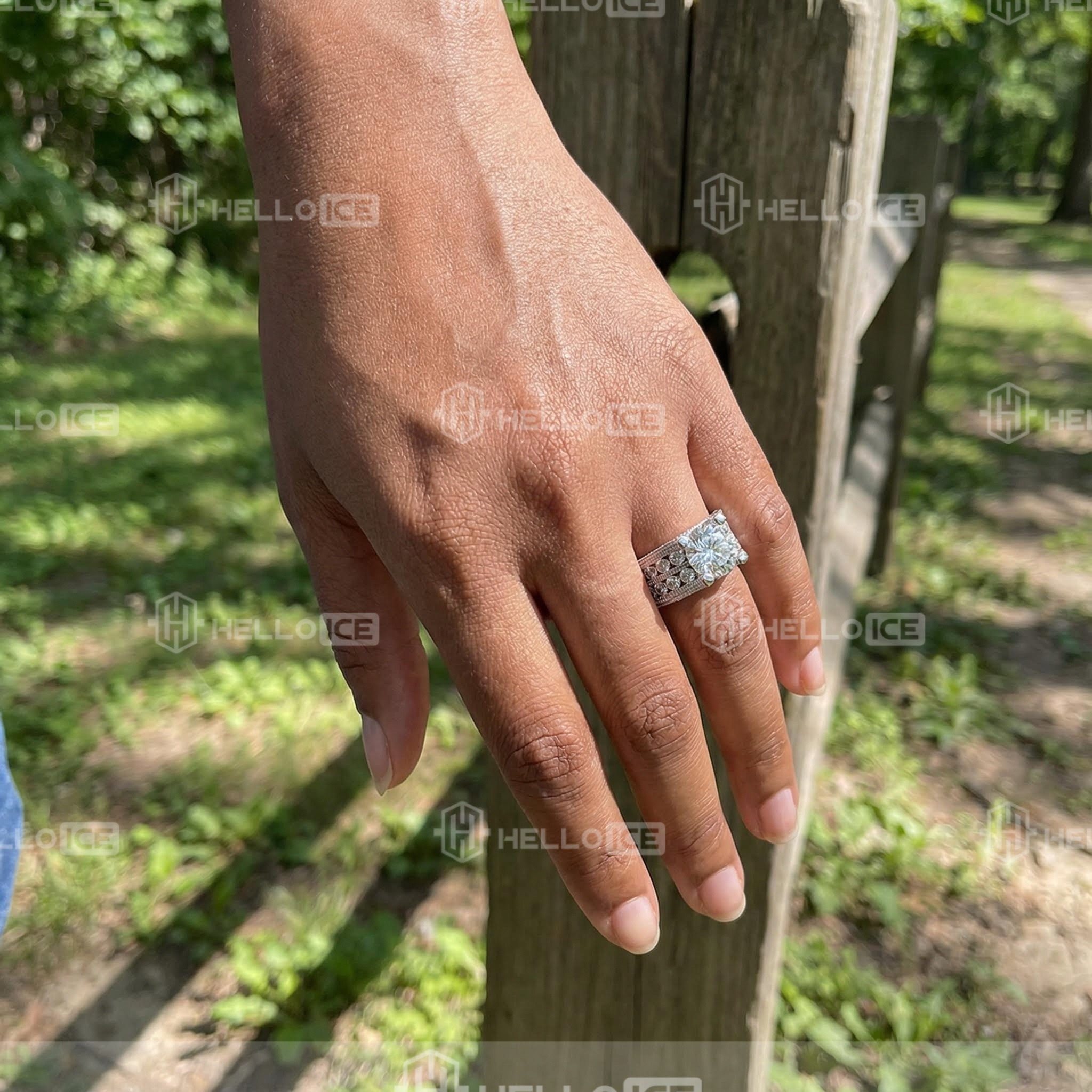 Helloice Review Image