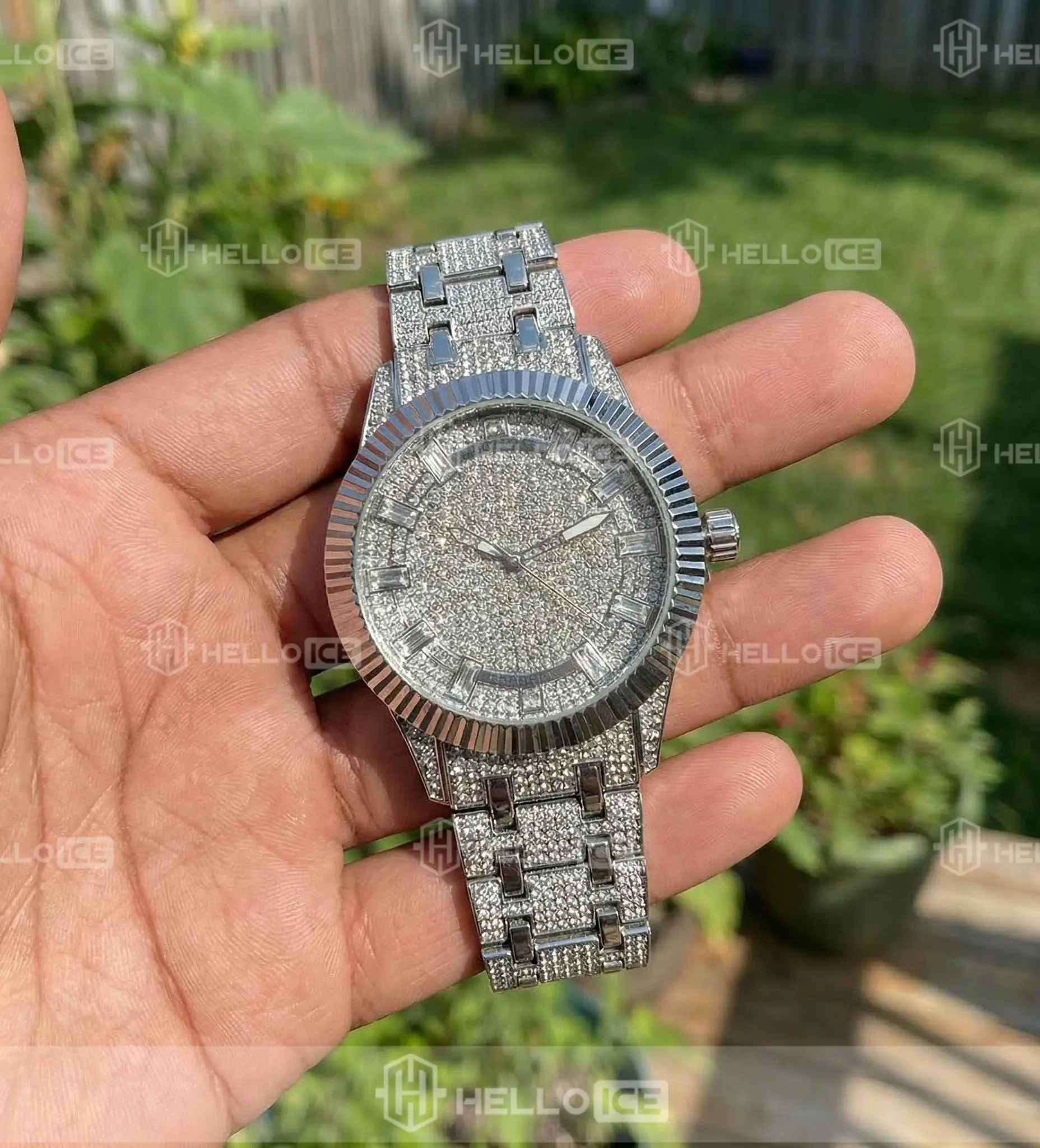 Helloice Review Image