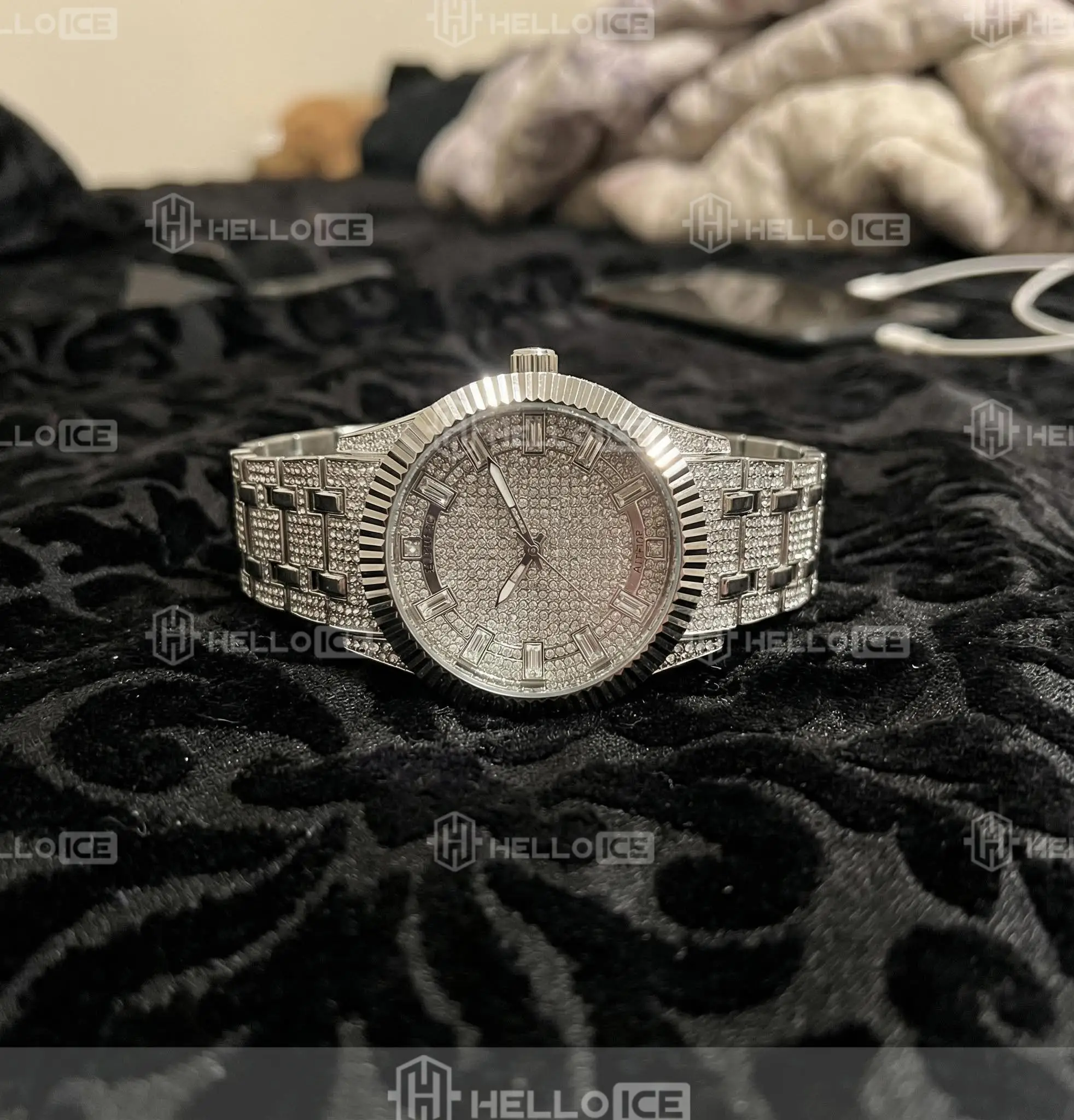 Helloice Review Image