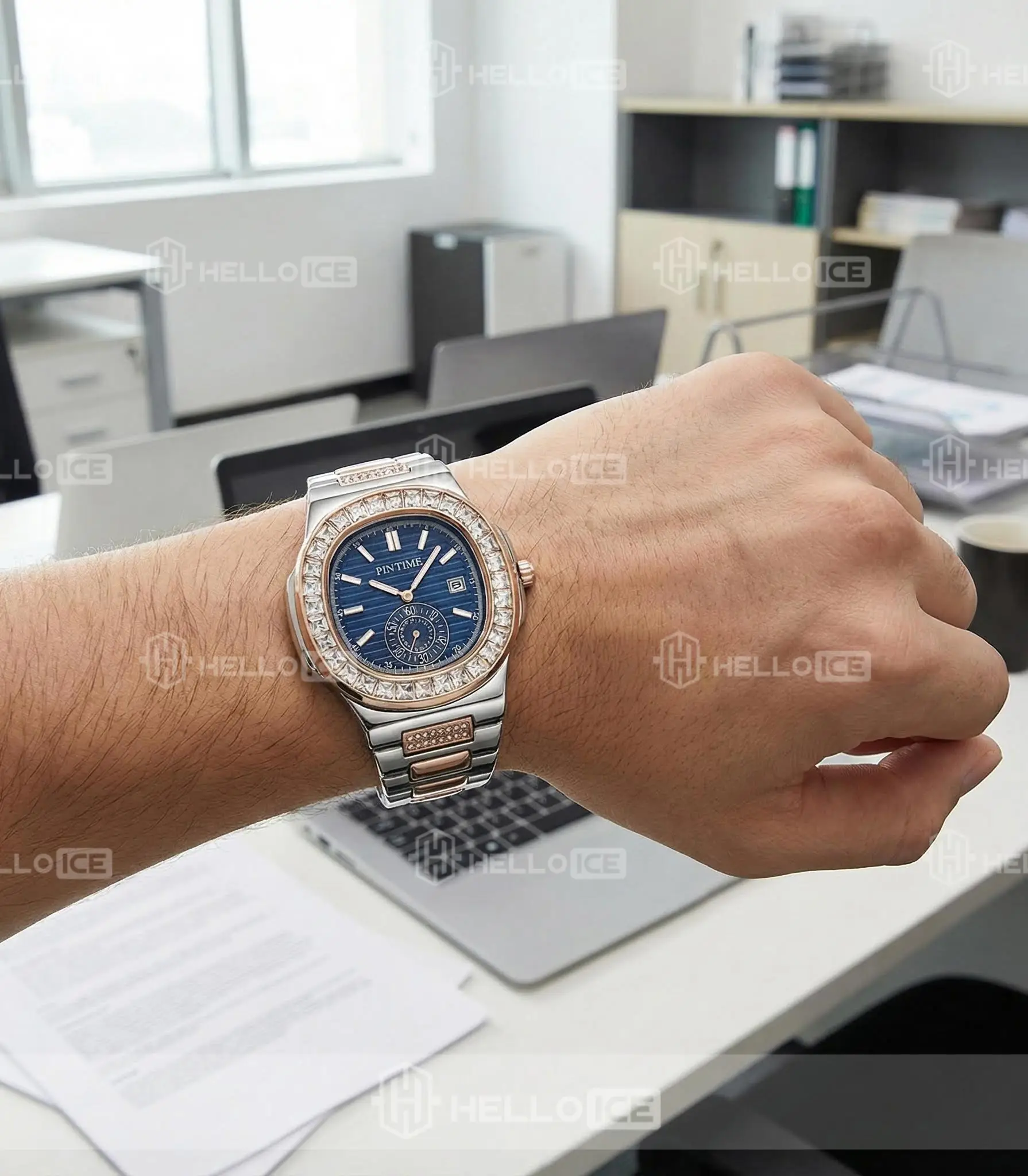 Helloice Review Image