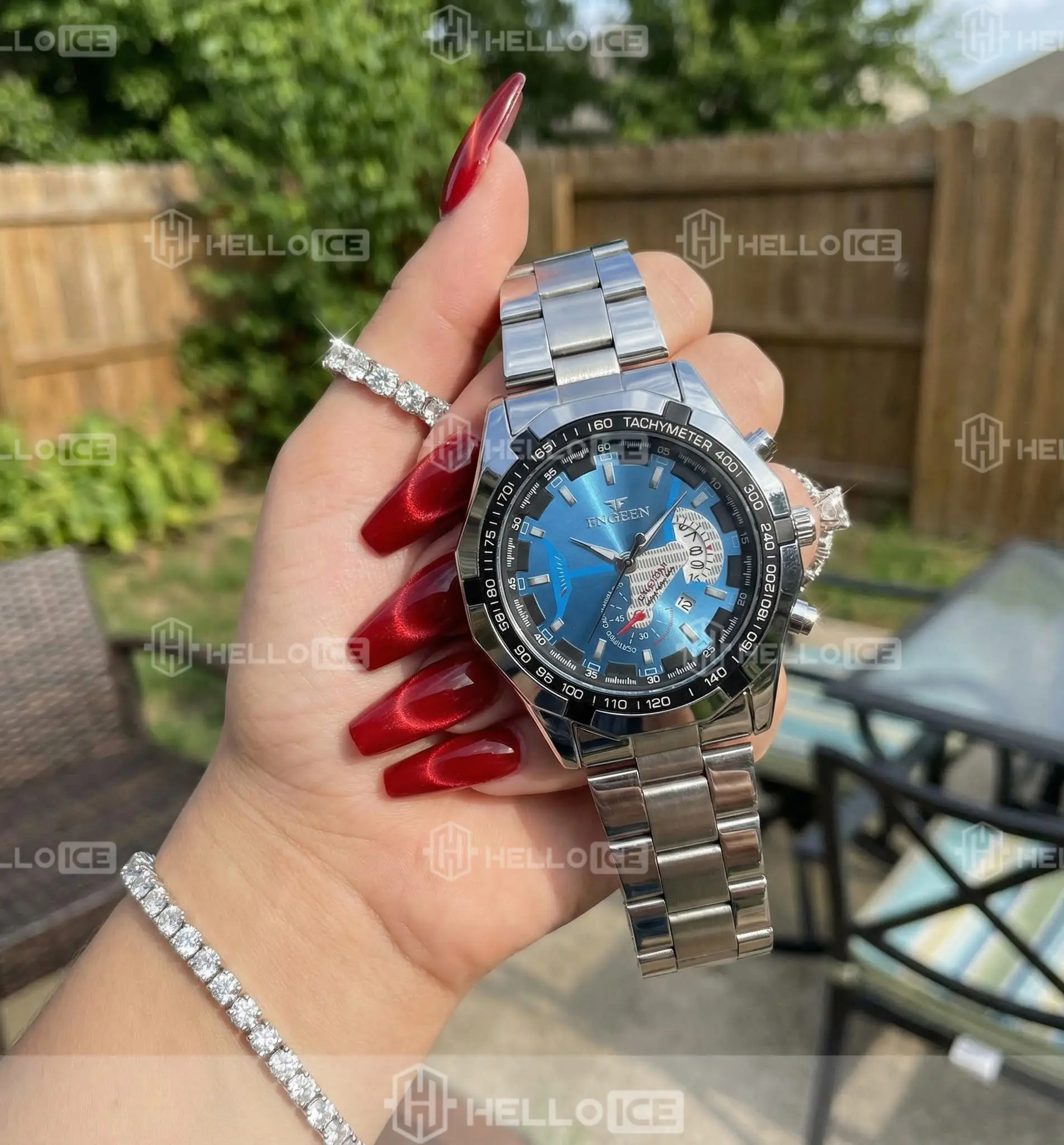 Helloice Review Image