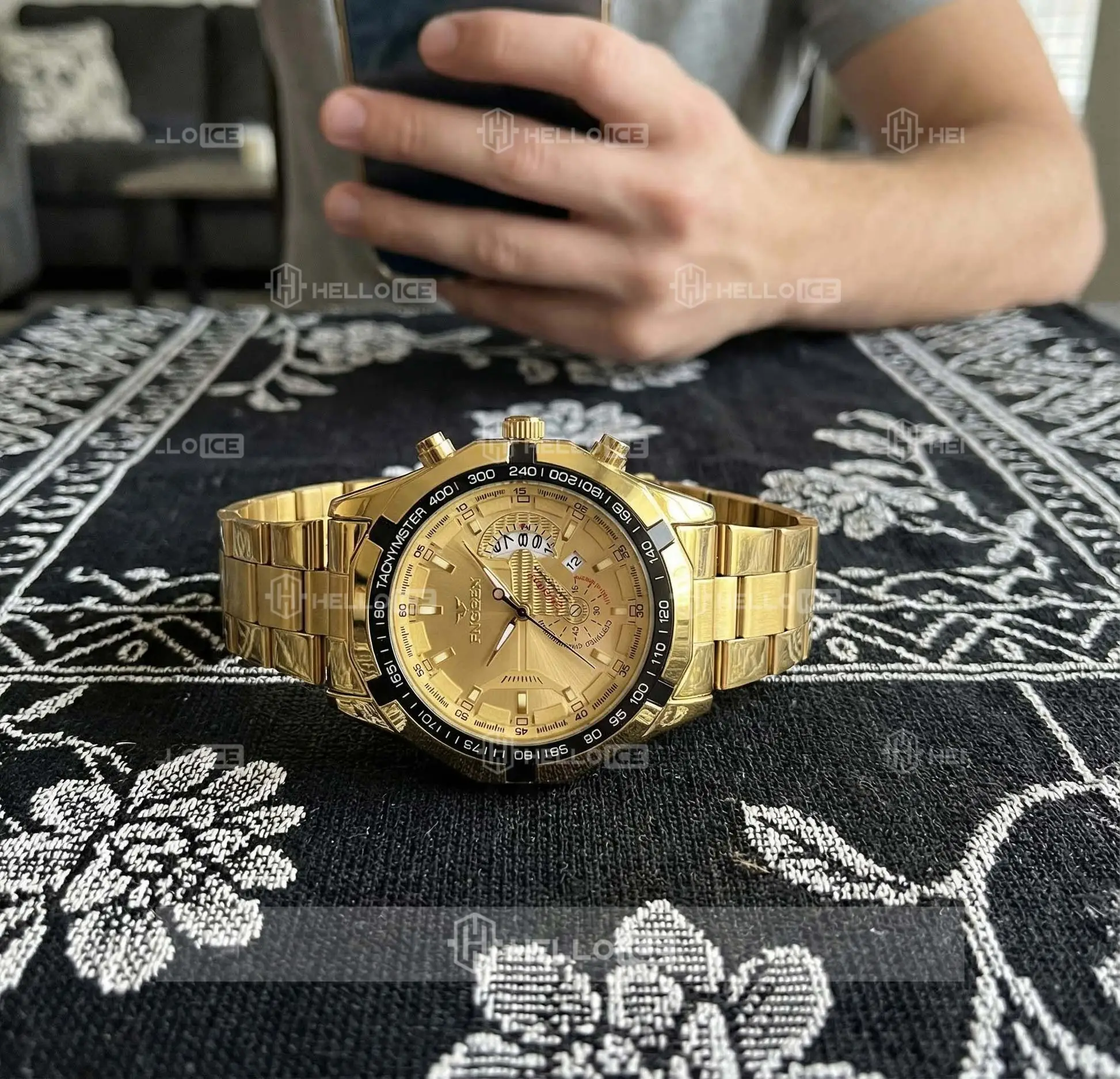 Helloice Review Image