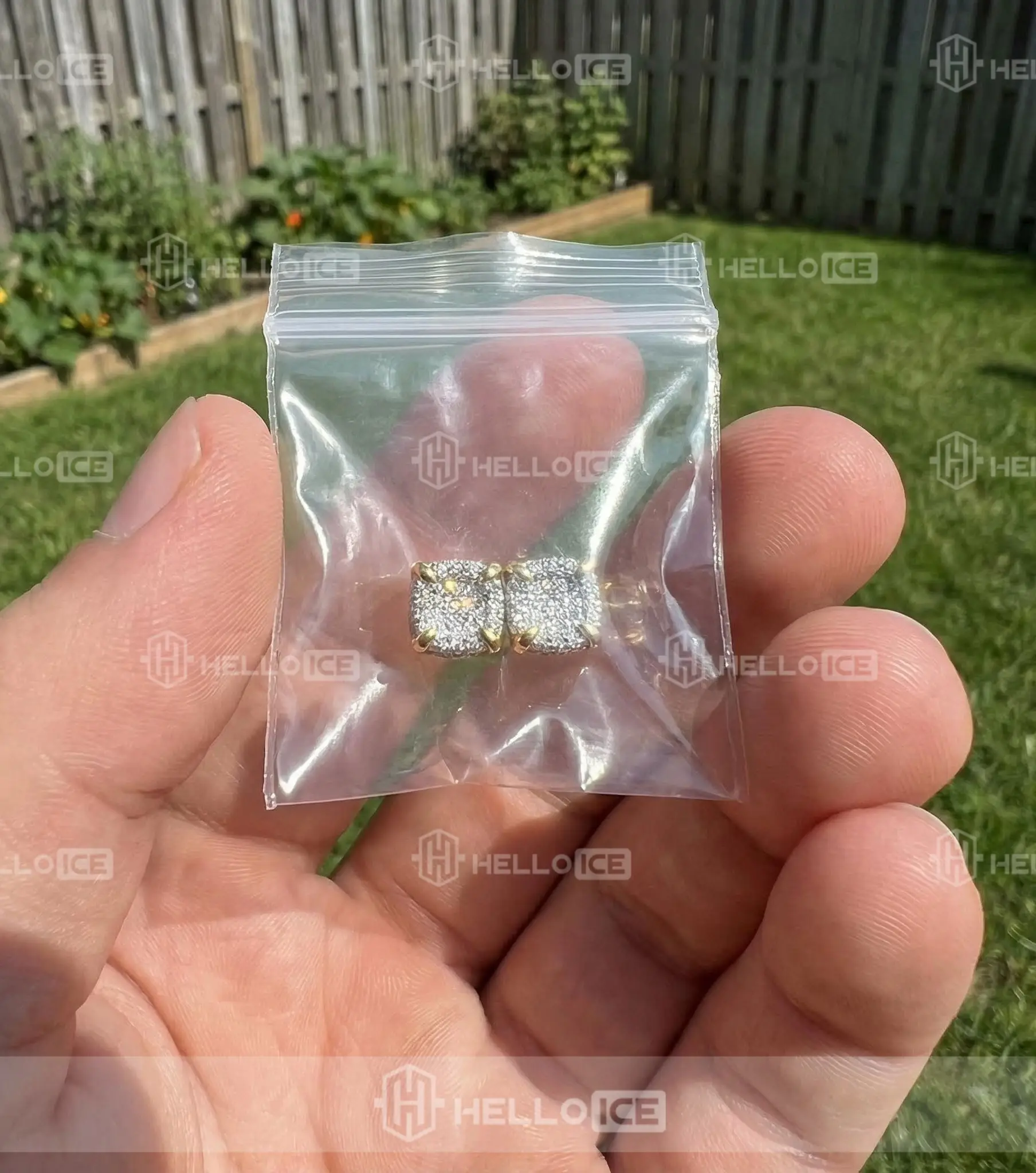 Helloice Review Image