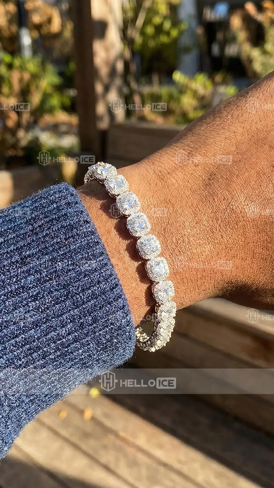 Helloice Review Image