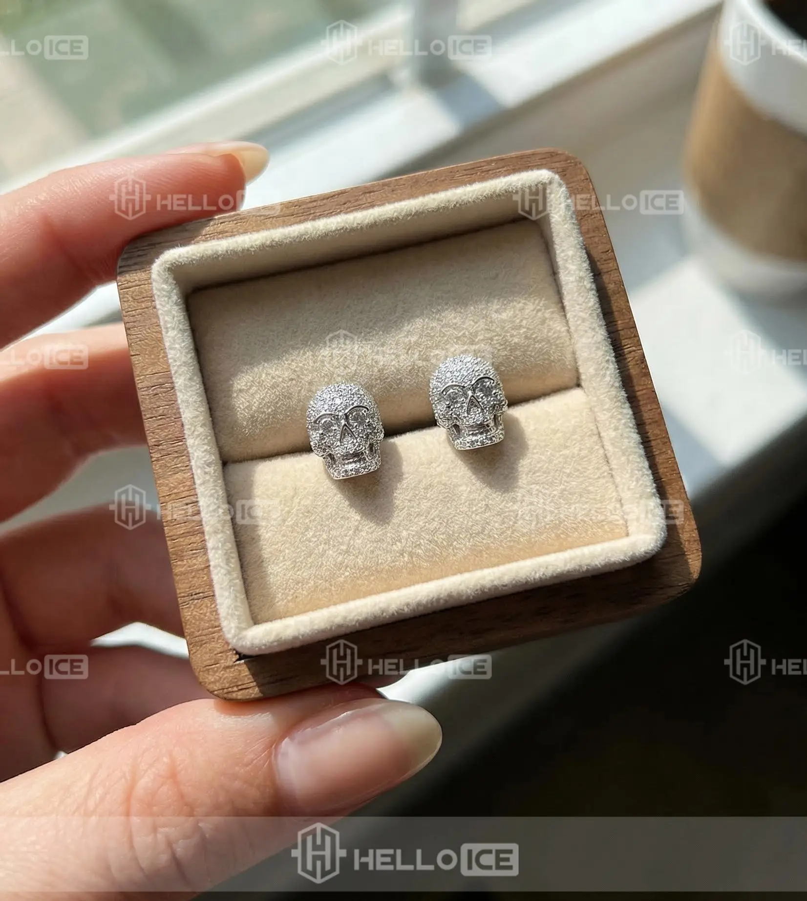 Helloice Review Image