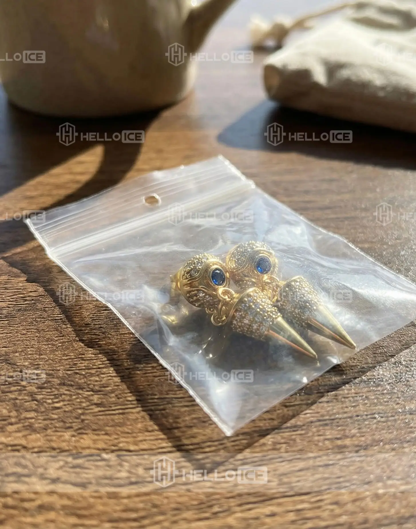 Helloice Review Image