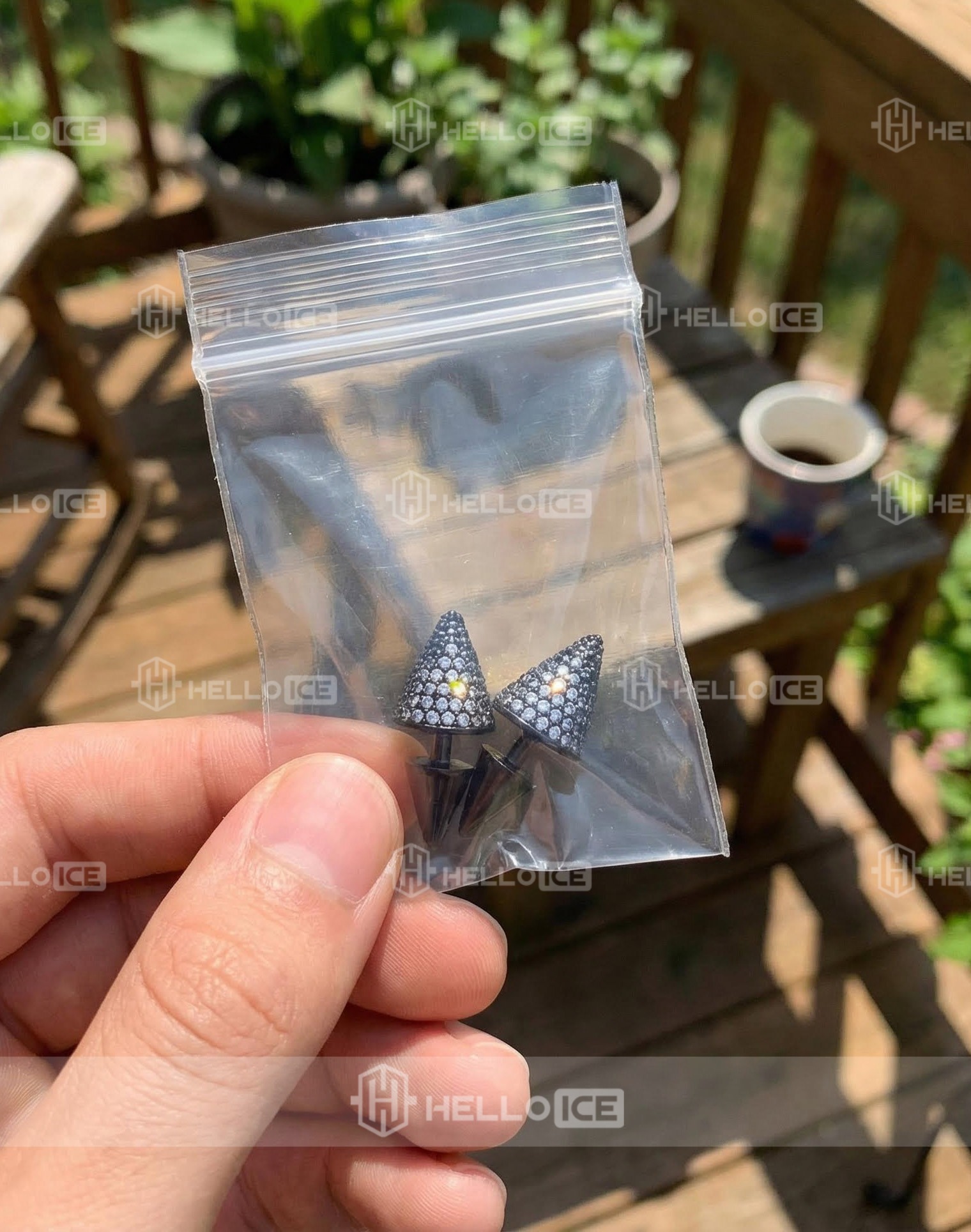 Helloice Review Image