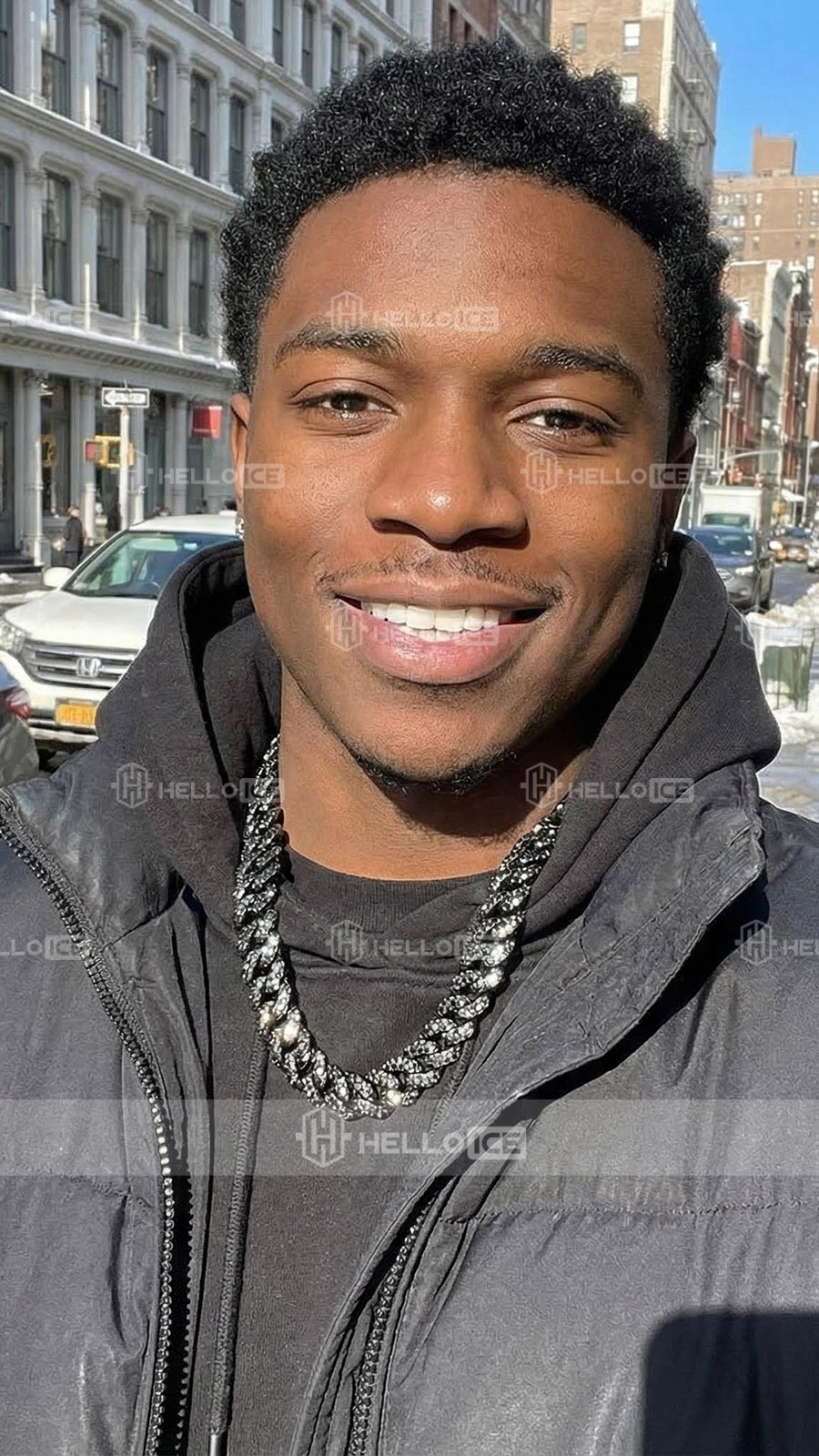 Helloice Review Image