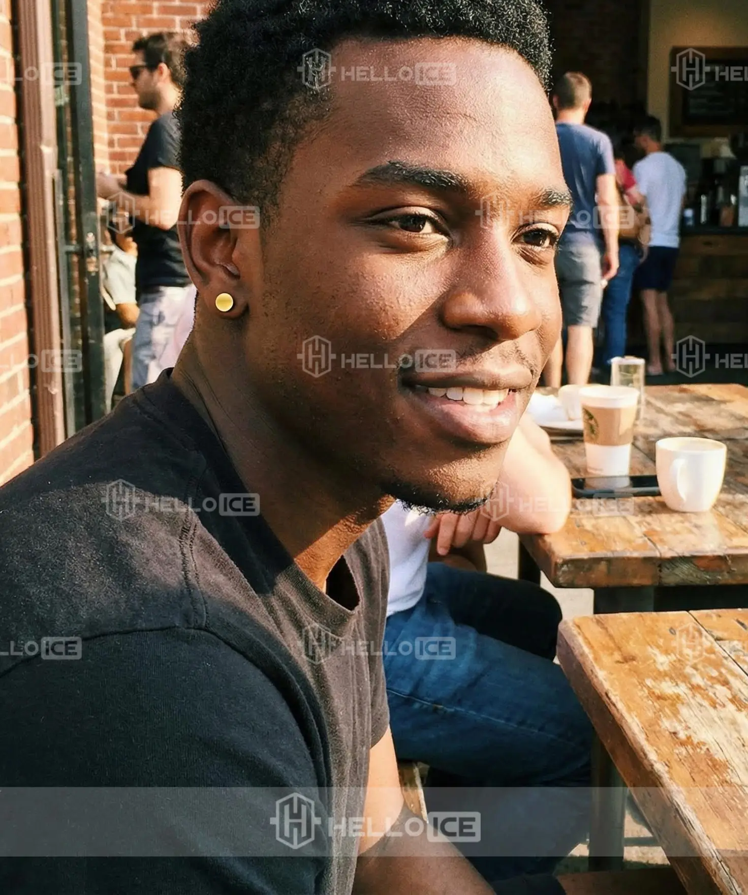 Helloice Review Image