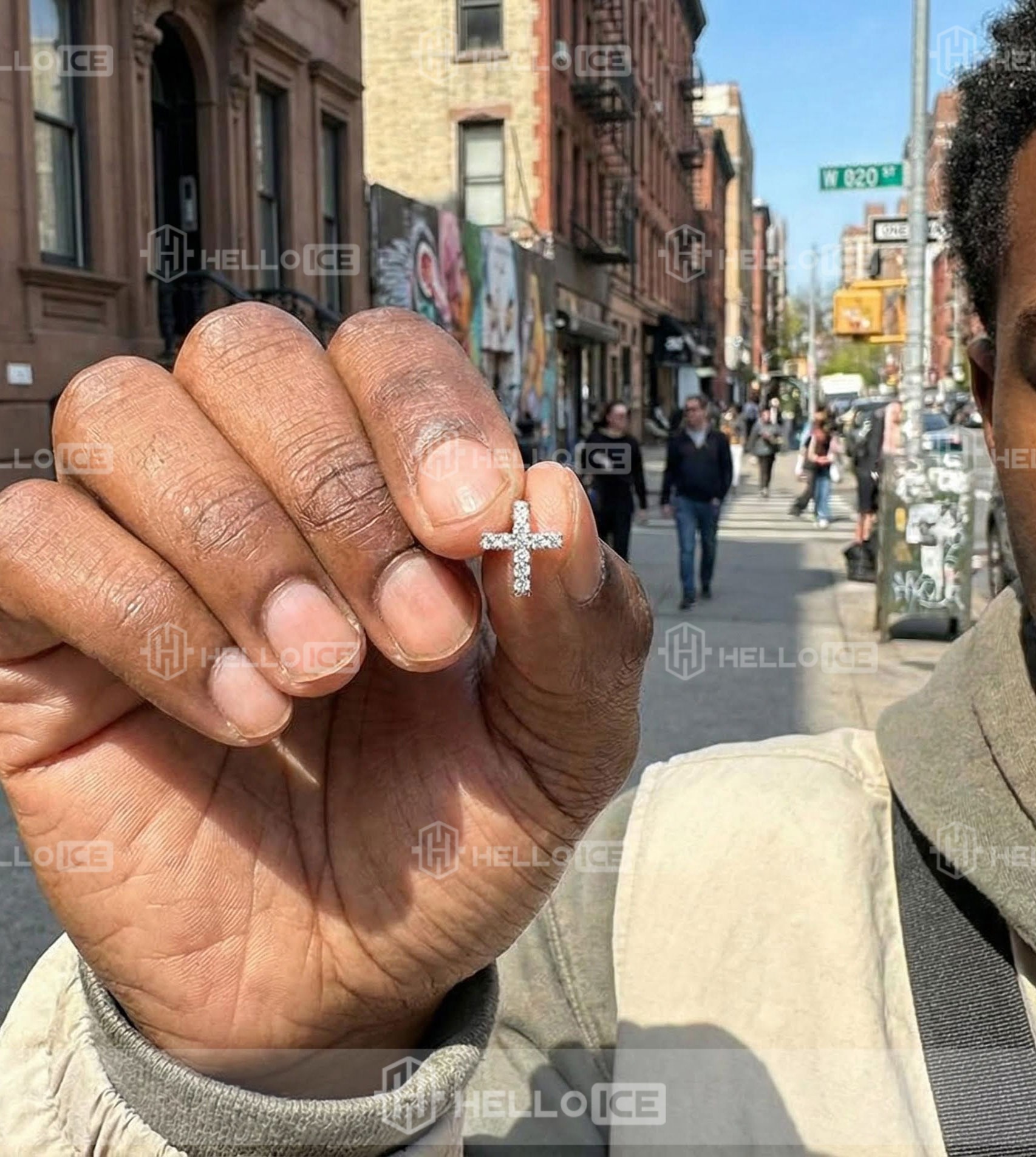 Helloice Review Image