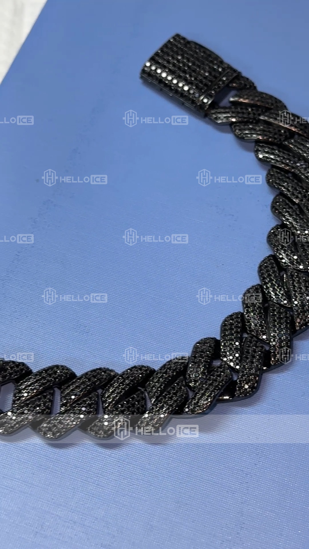 Helloice Review Image