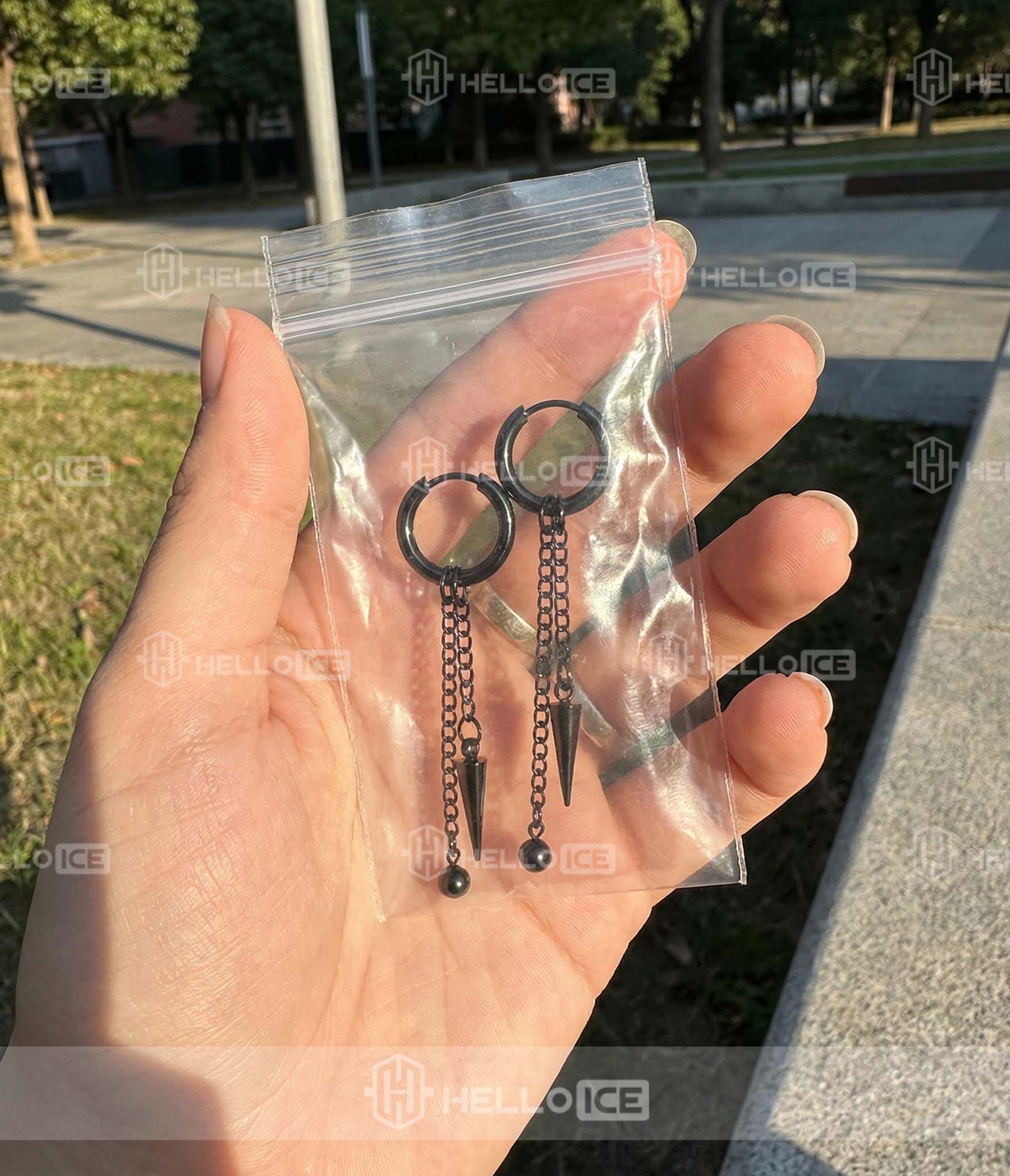 Helloice Review Image