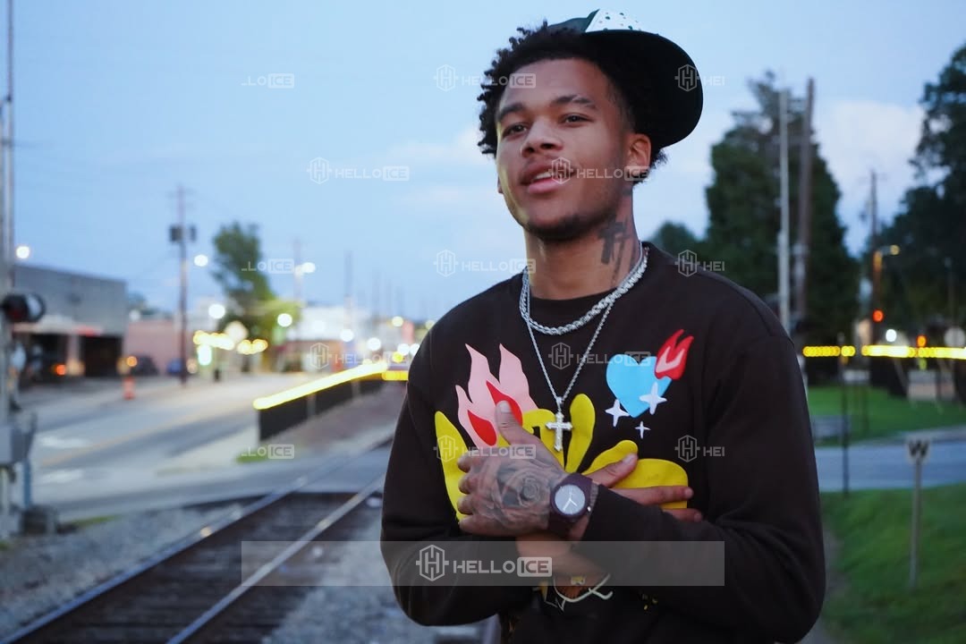 Helloice Review Image