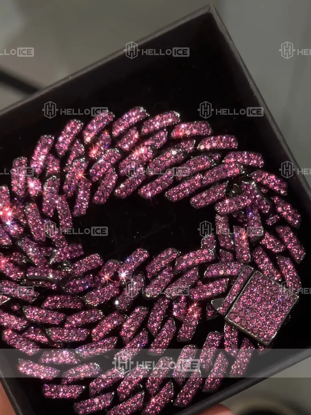 Helloice Review Image