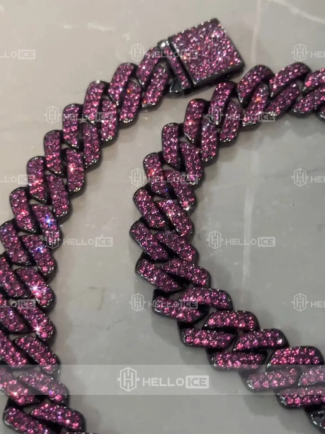 Helloice Review Image