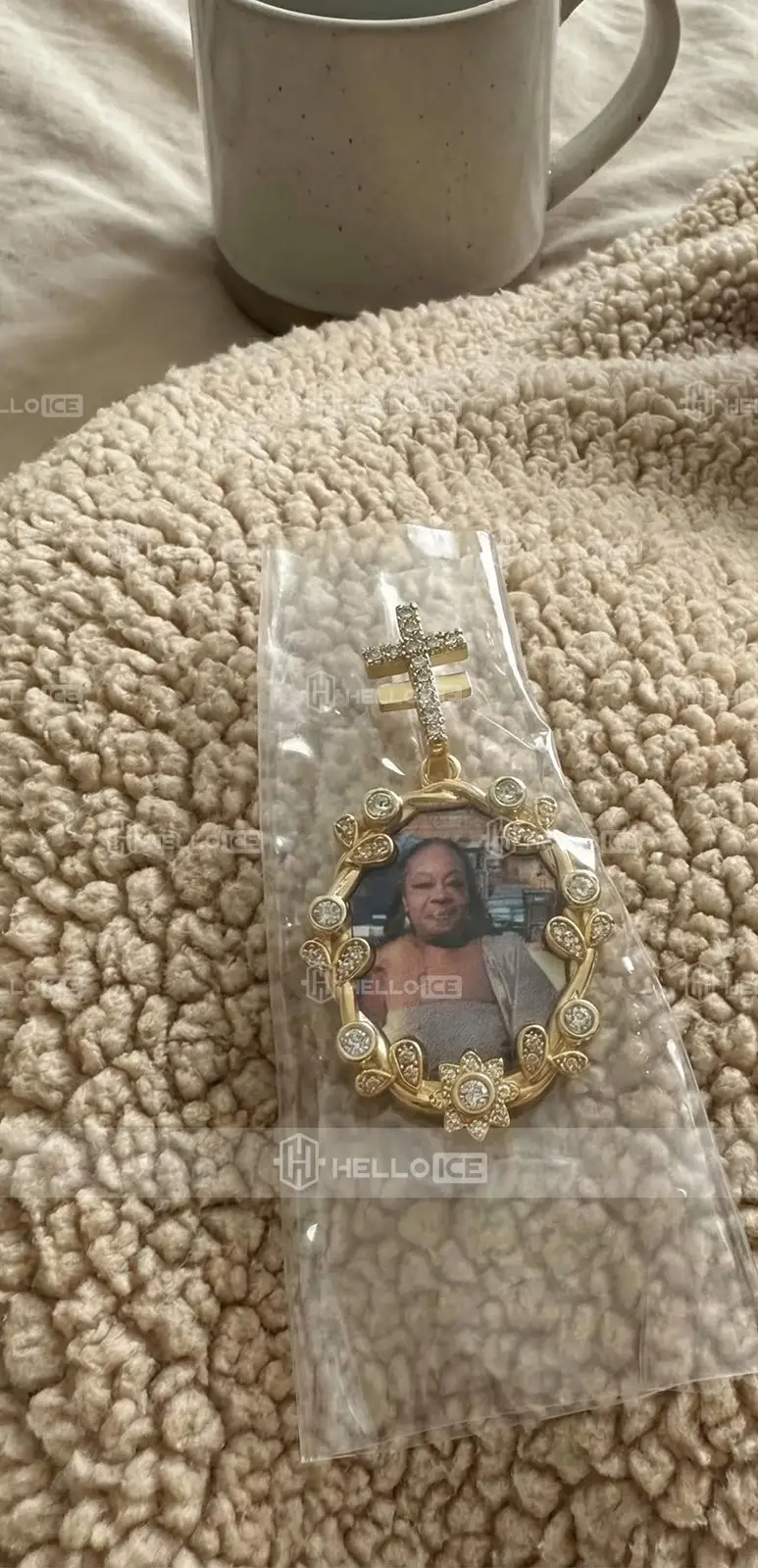 Helloice Review Image