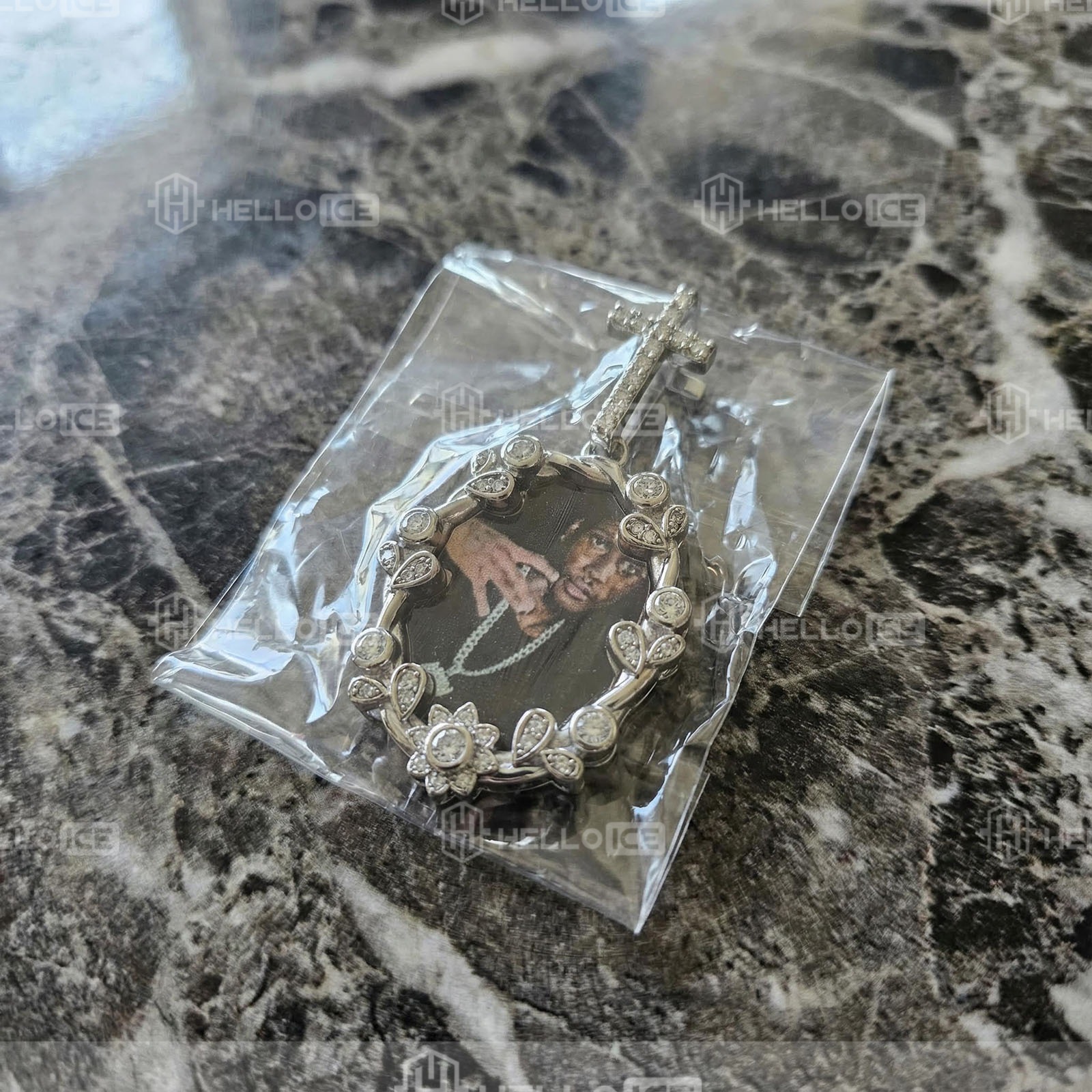 Helloice Review Image