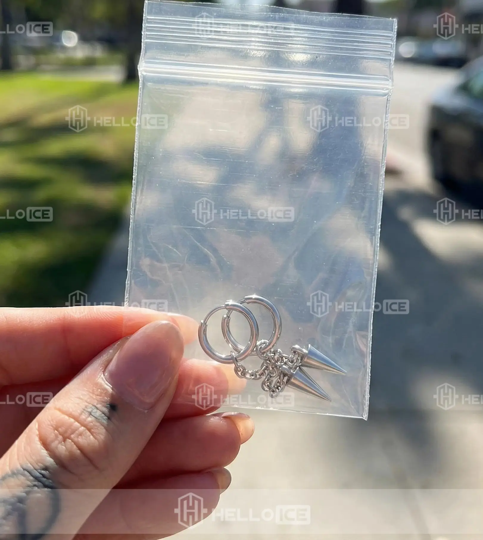 Helloice Review Image