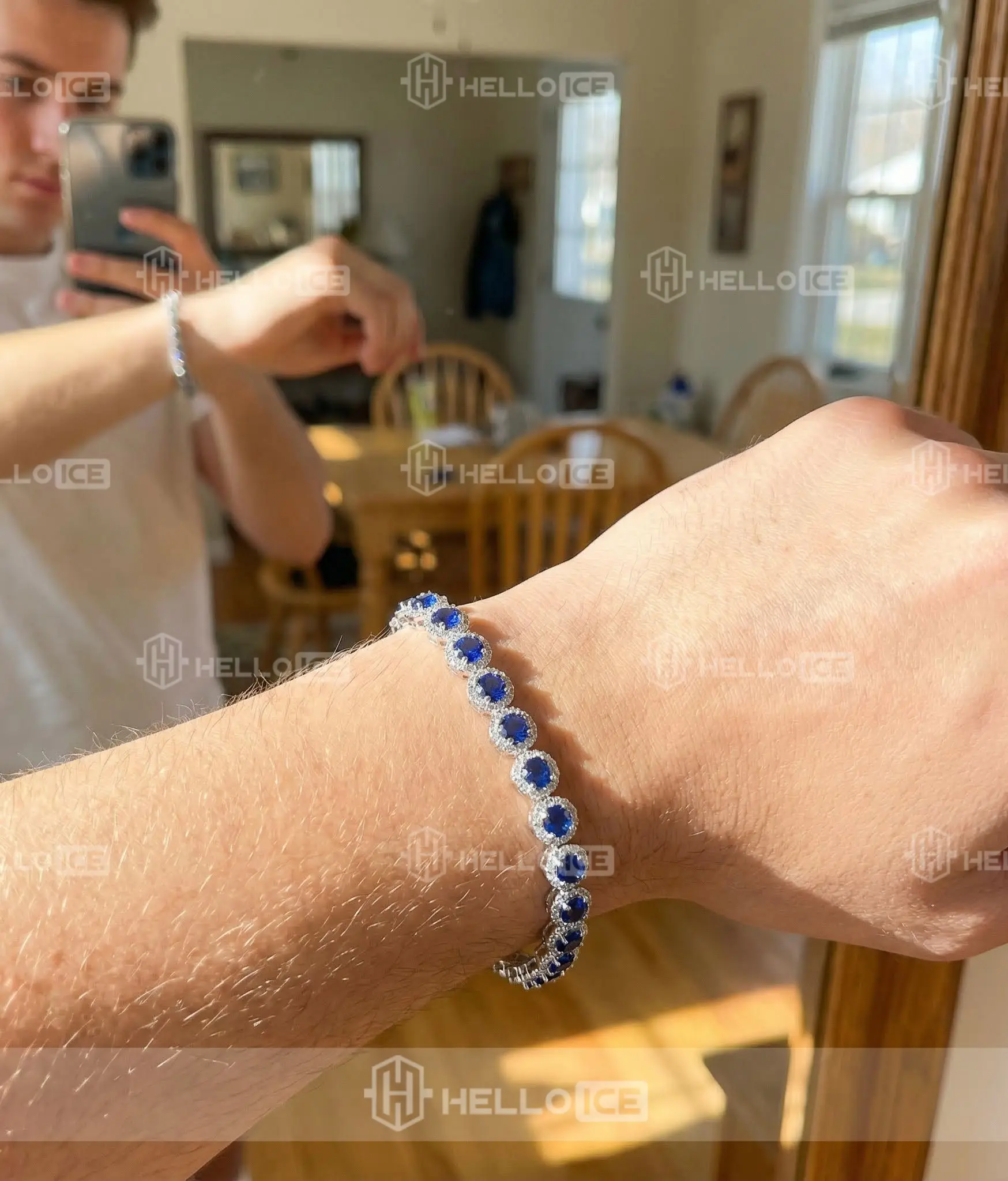 Helloice Review Image