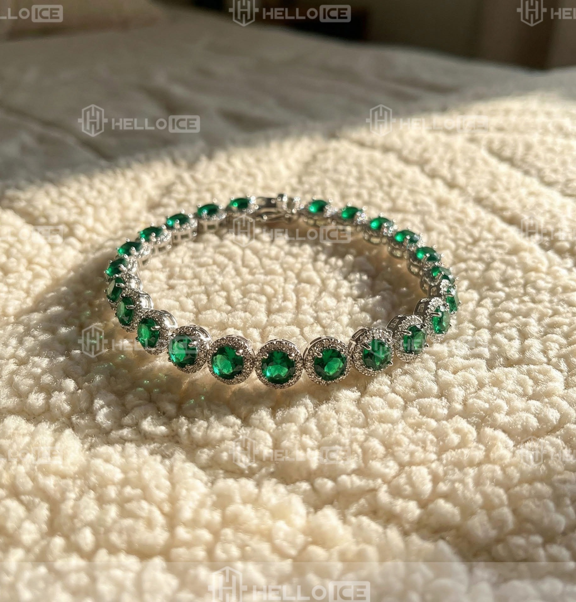 Helloice Review Image