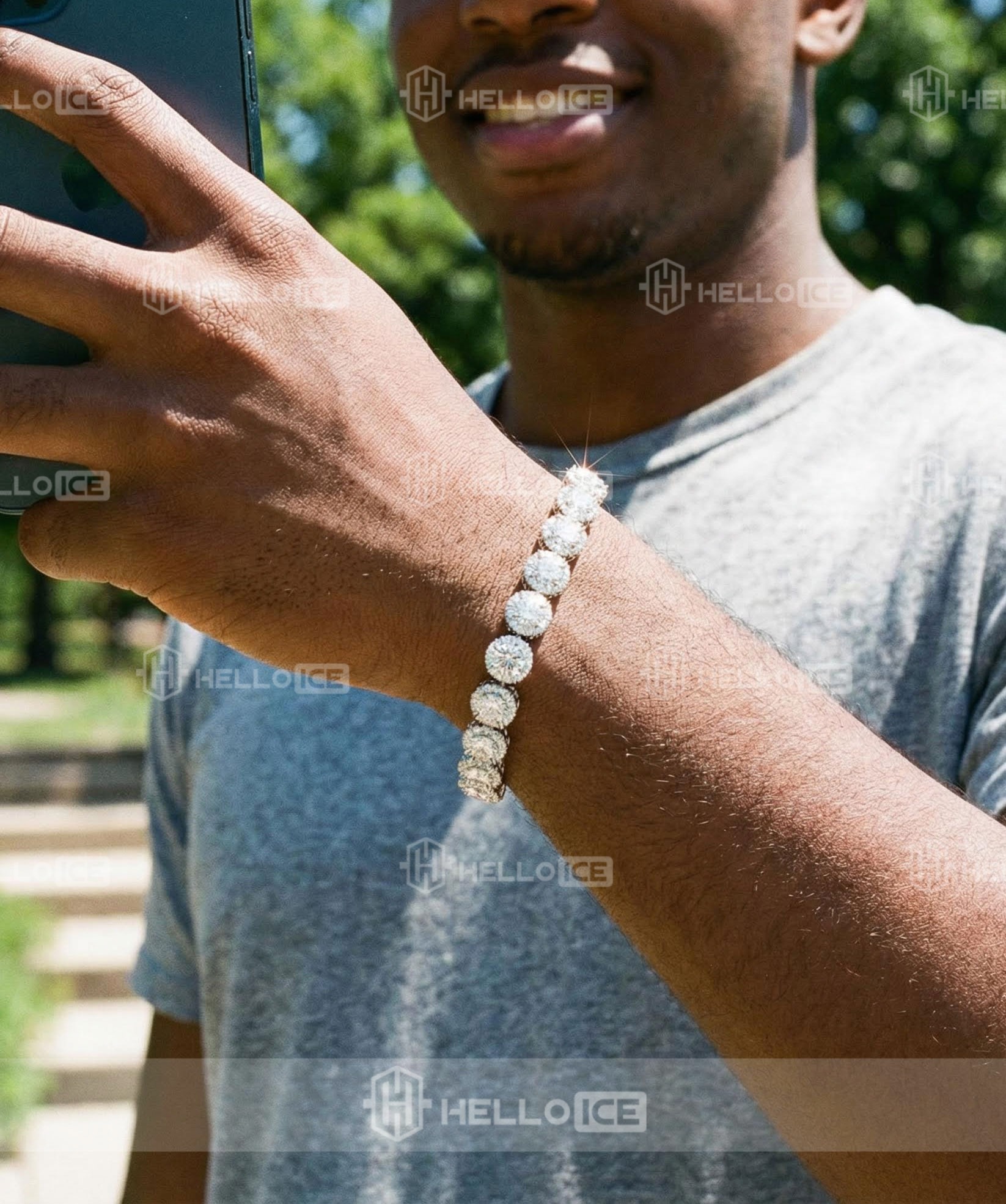 Helloice Review Image