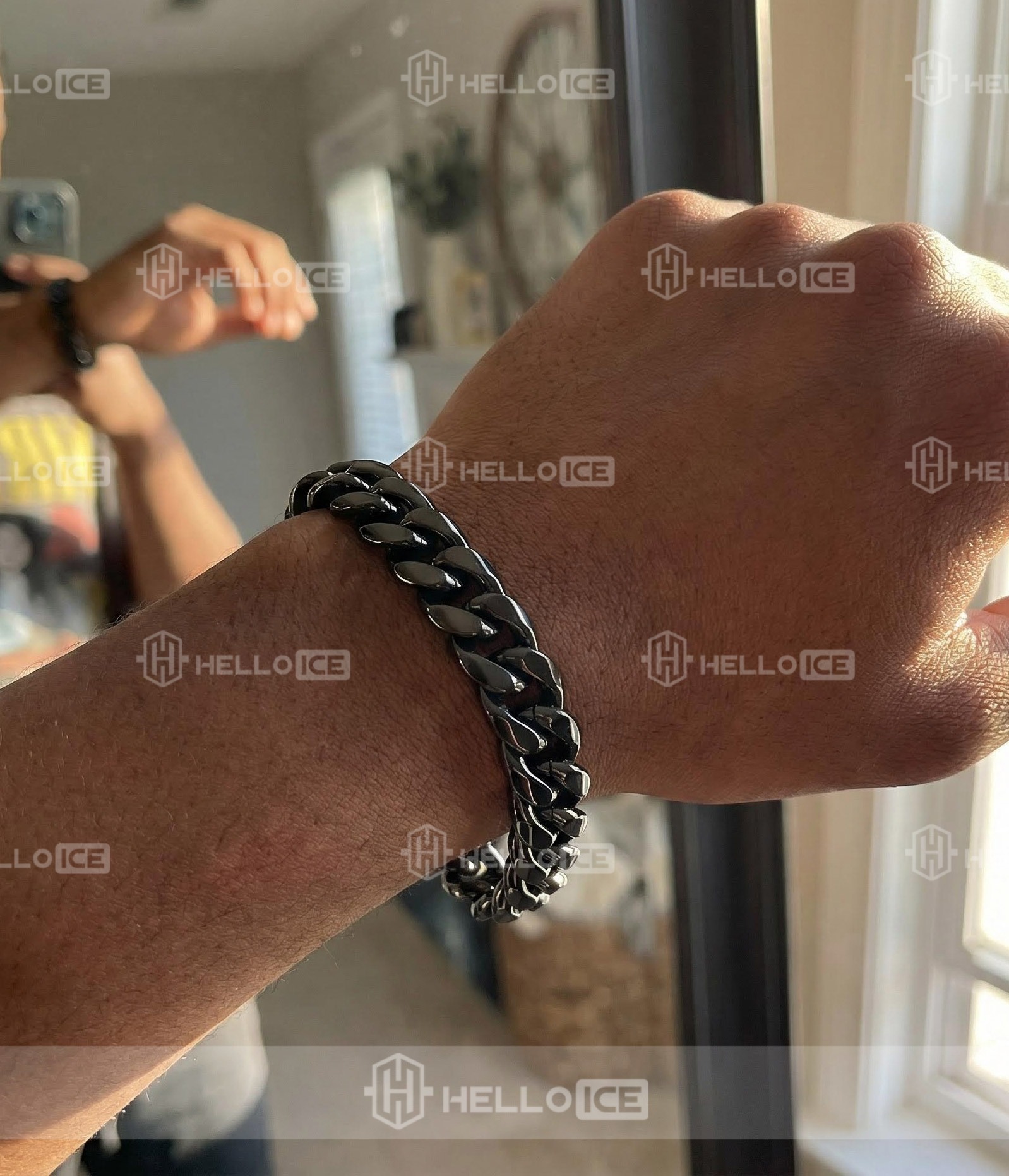 Helloice Review Image