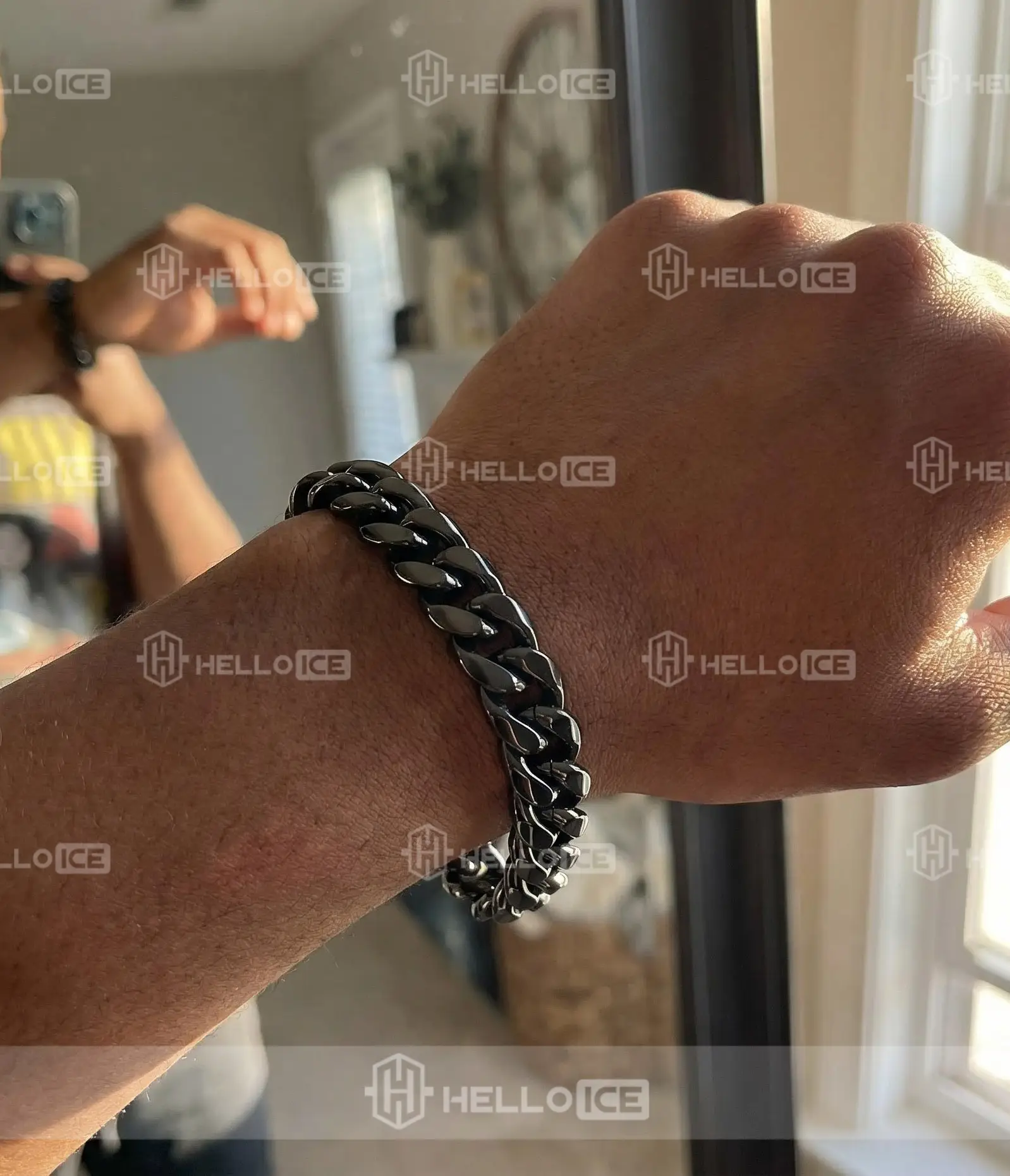 Helloice Review Image