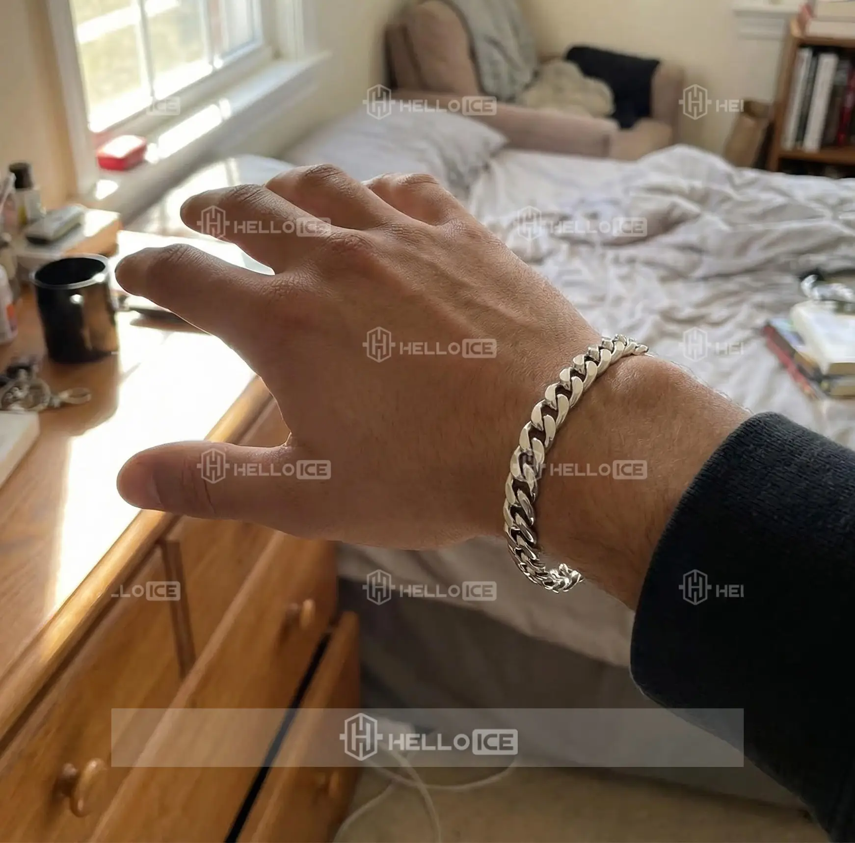 Helloice Review Image