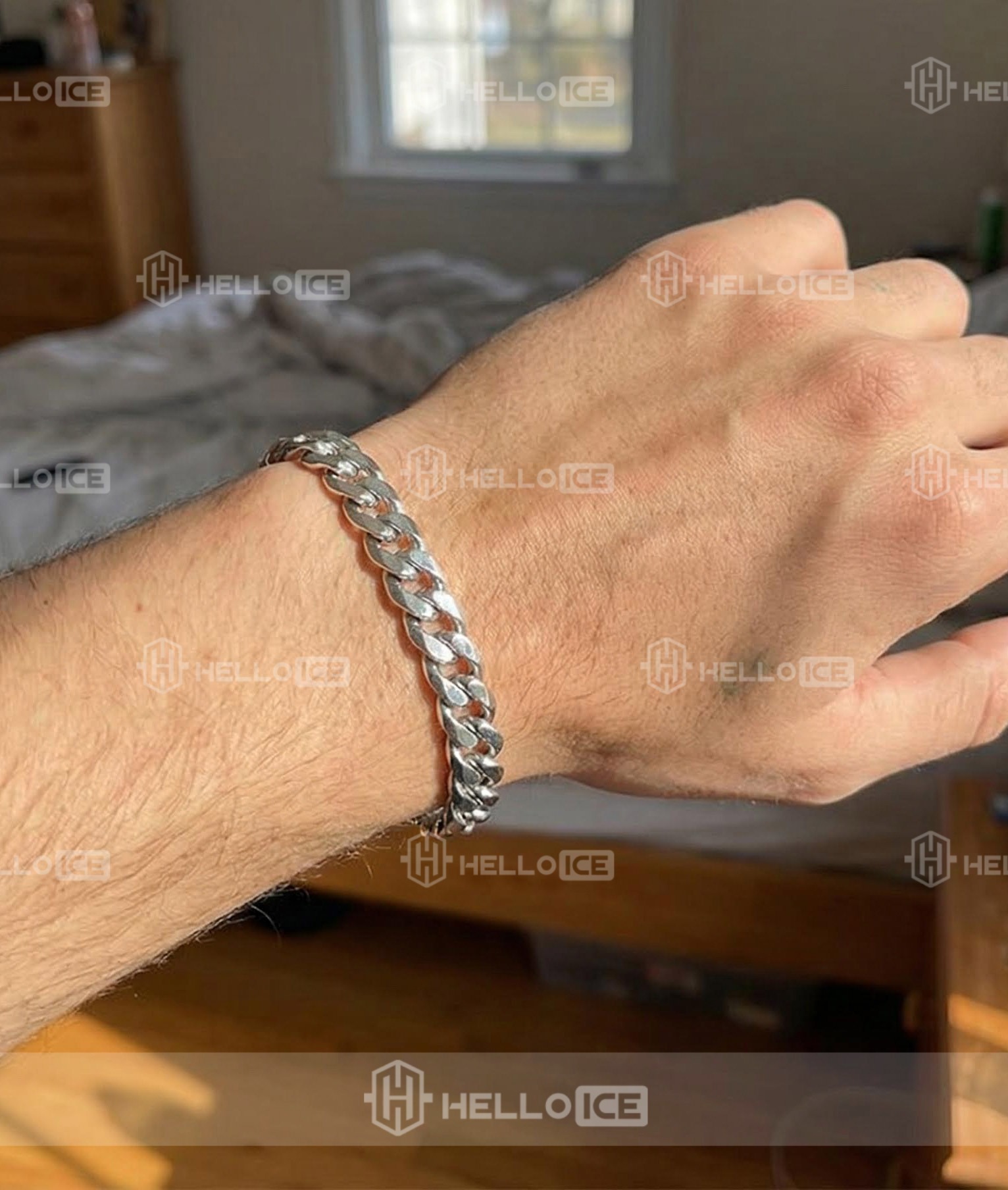 Helloice Review Image